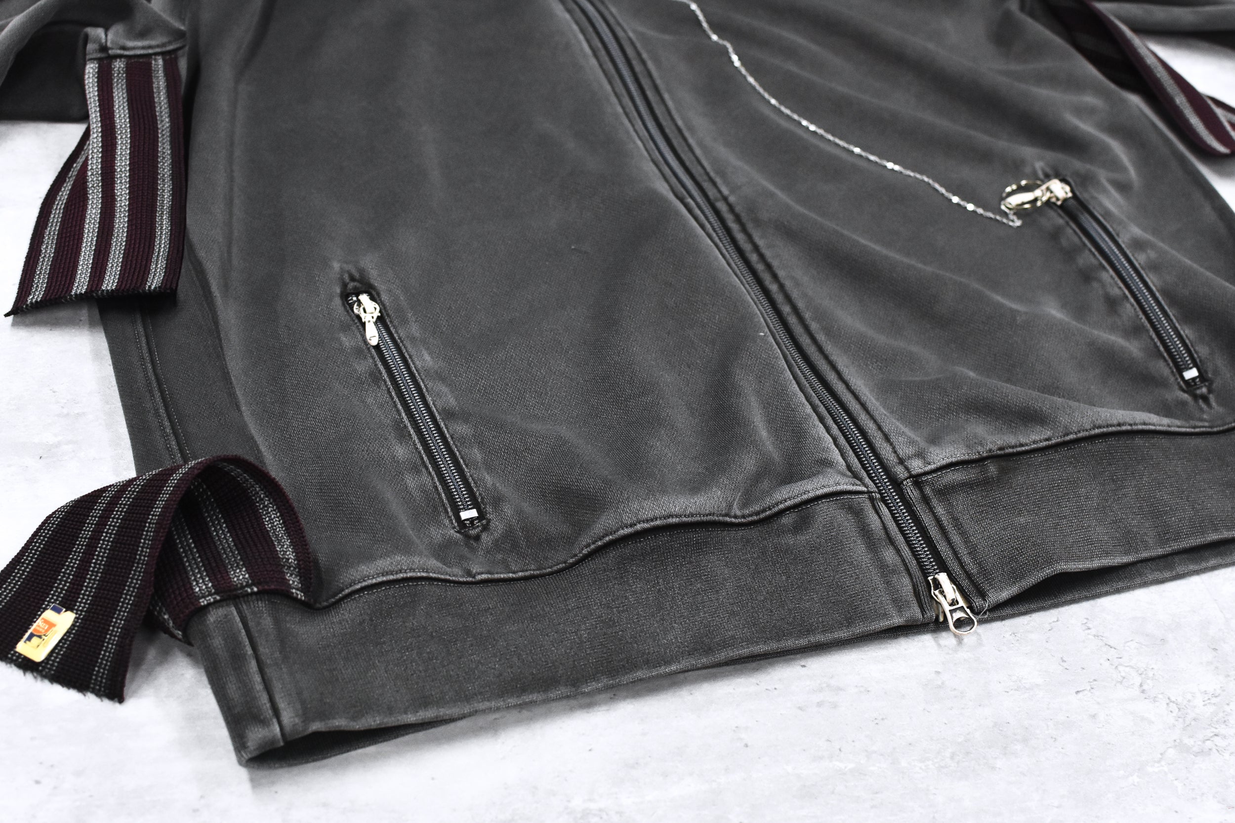 BODYSONG. / PIGMENT-DYED DISTRESSED TRACK JACKET - GREY