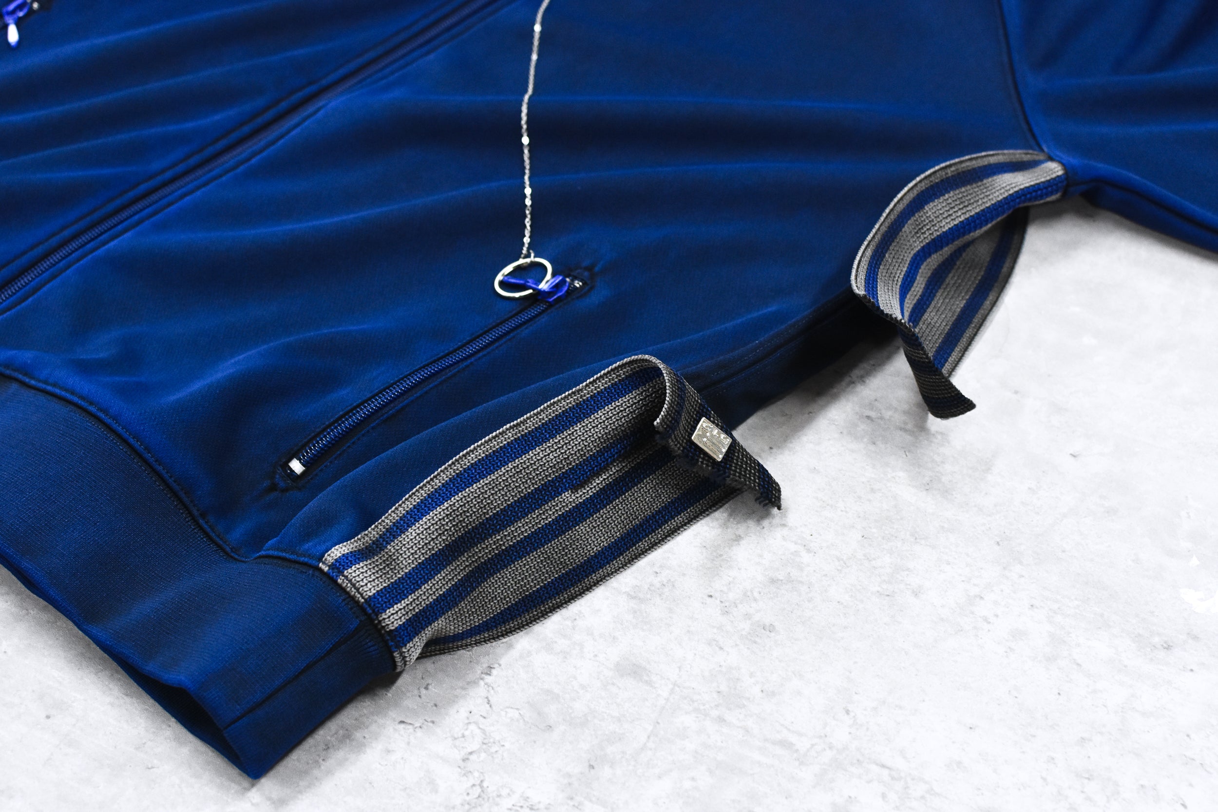 BODYSONG. / PIGMENT-DYED DISTRESSED TRACK JACKET - BLUE