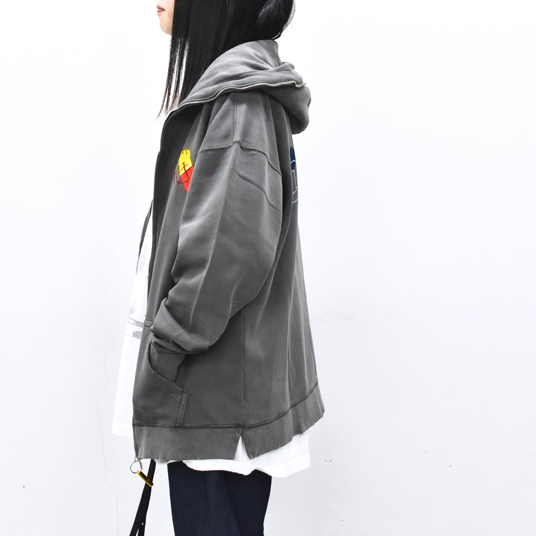 BODYSONG. / GLITCH EMBROIDERY DISTRESSED HOODIE/DRUKQS - BLACK