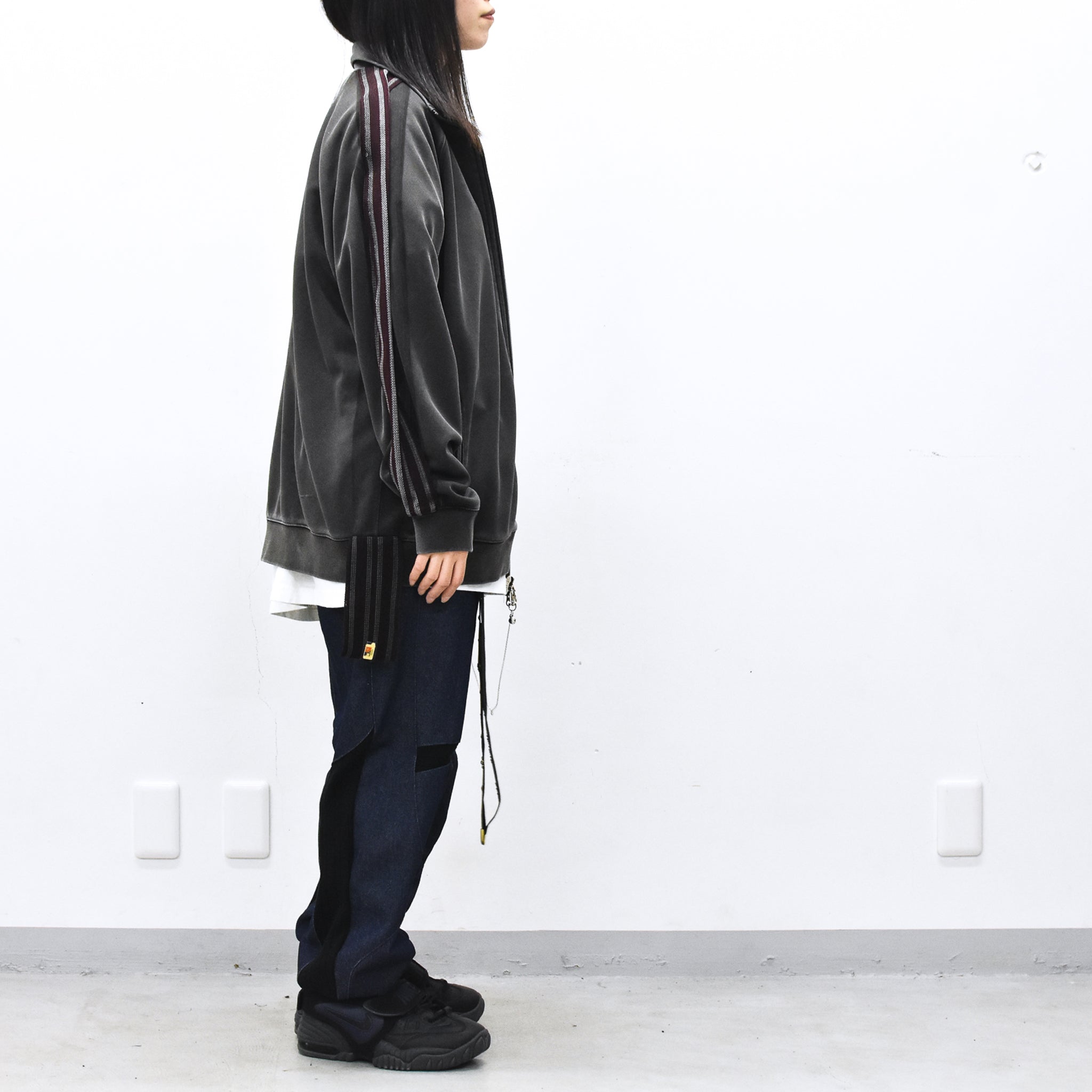 BODYSONG. / PIGMENT-DYED DISTRESSED TRACK JACKET - GREY