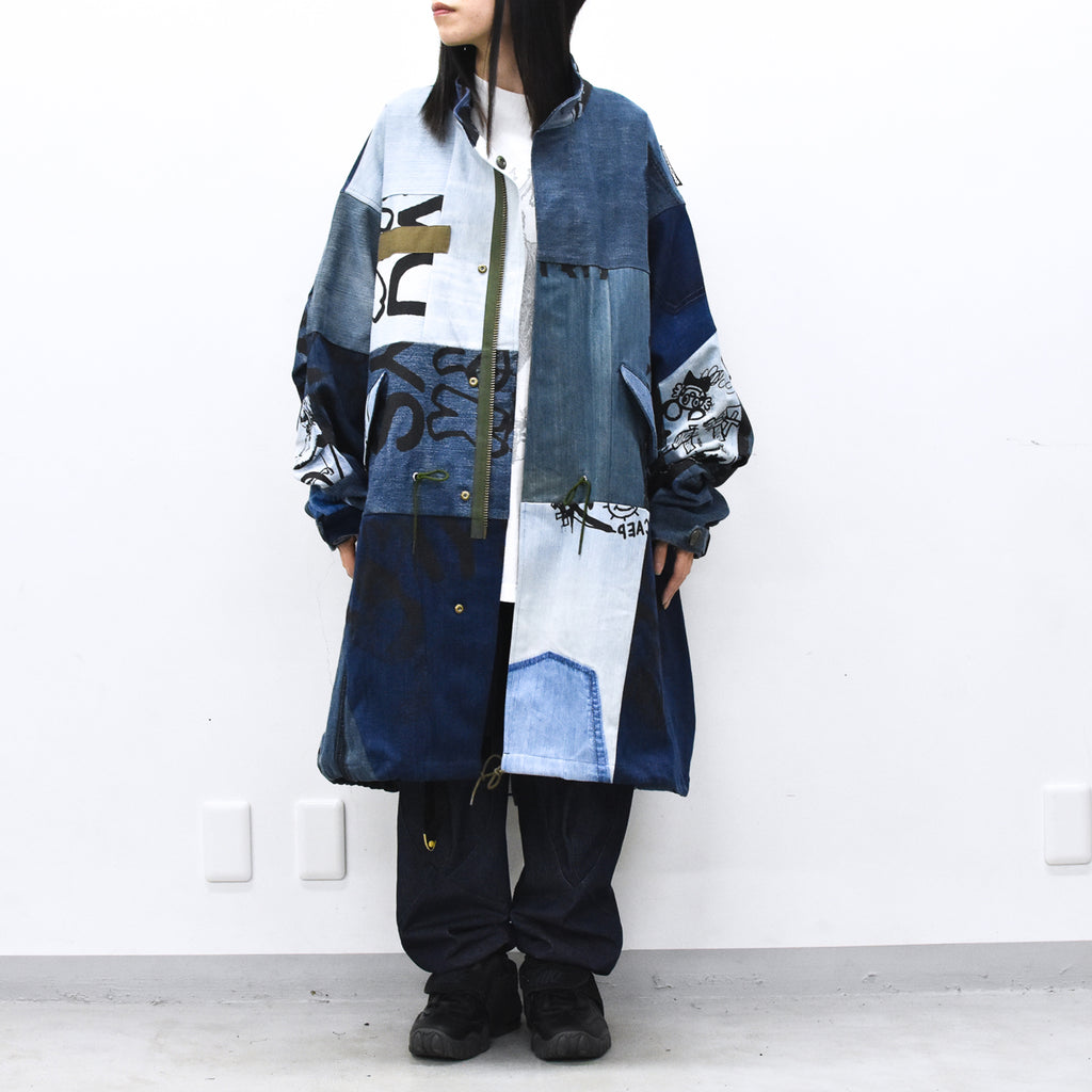 BODYSONG. / PATCHWORK MIL COAT MADE FROM RECONSTRUCTED VINTAGE DENIM