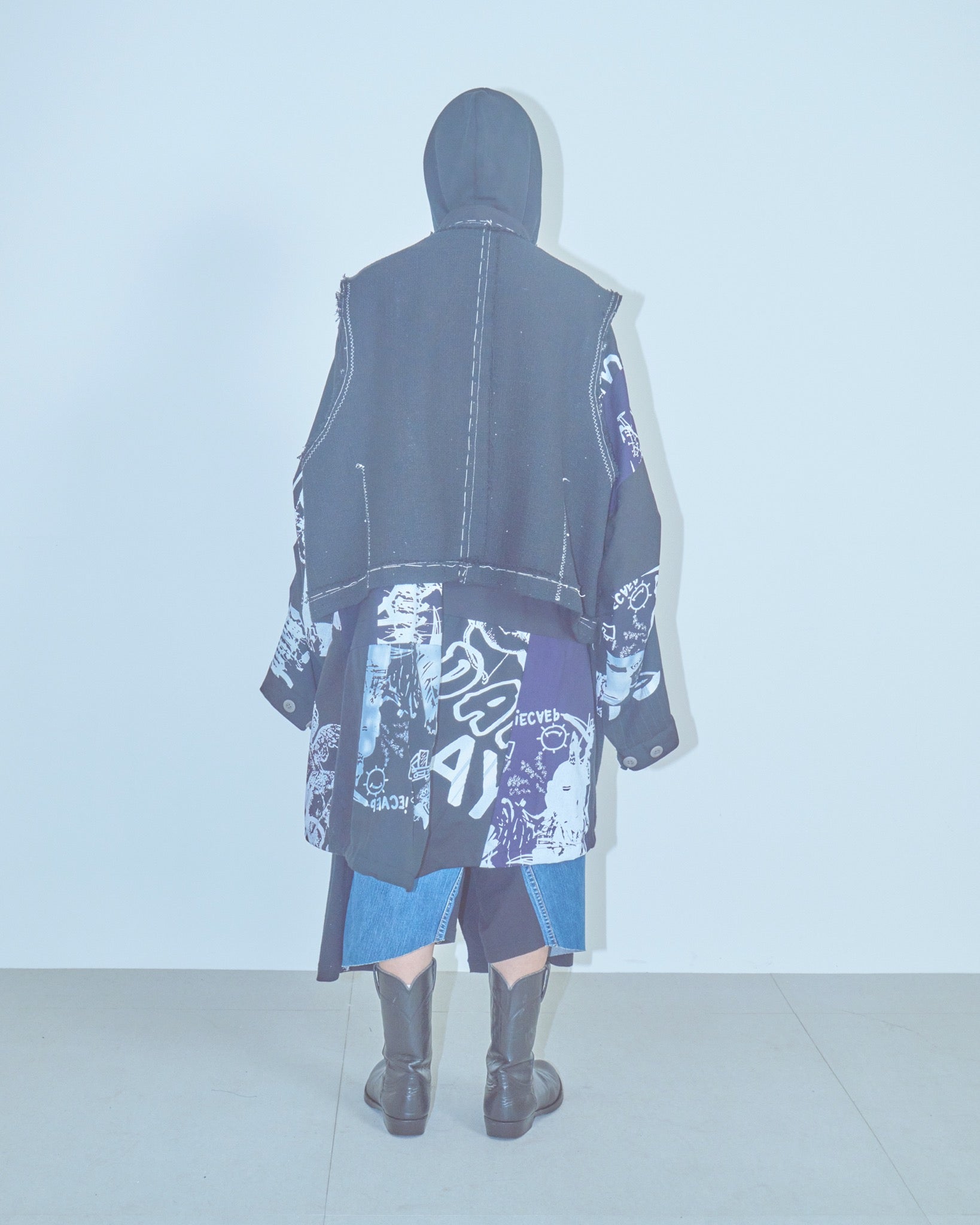 BODYSONG. / PATCHWORK MIL COAT MADE BY DISASSEMBLING AND RECONSTRUCTING A BUSINESS SUIT