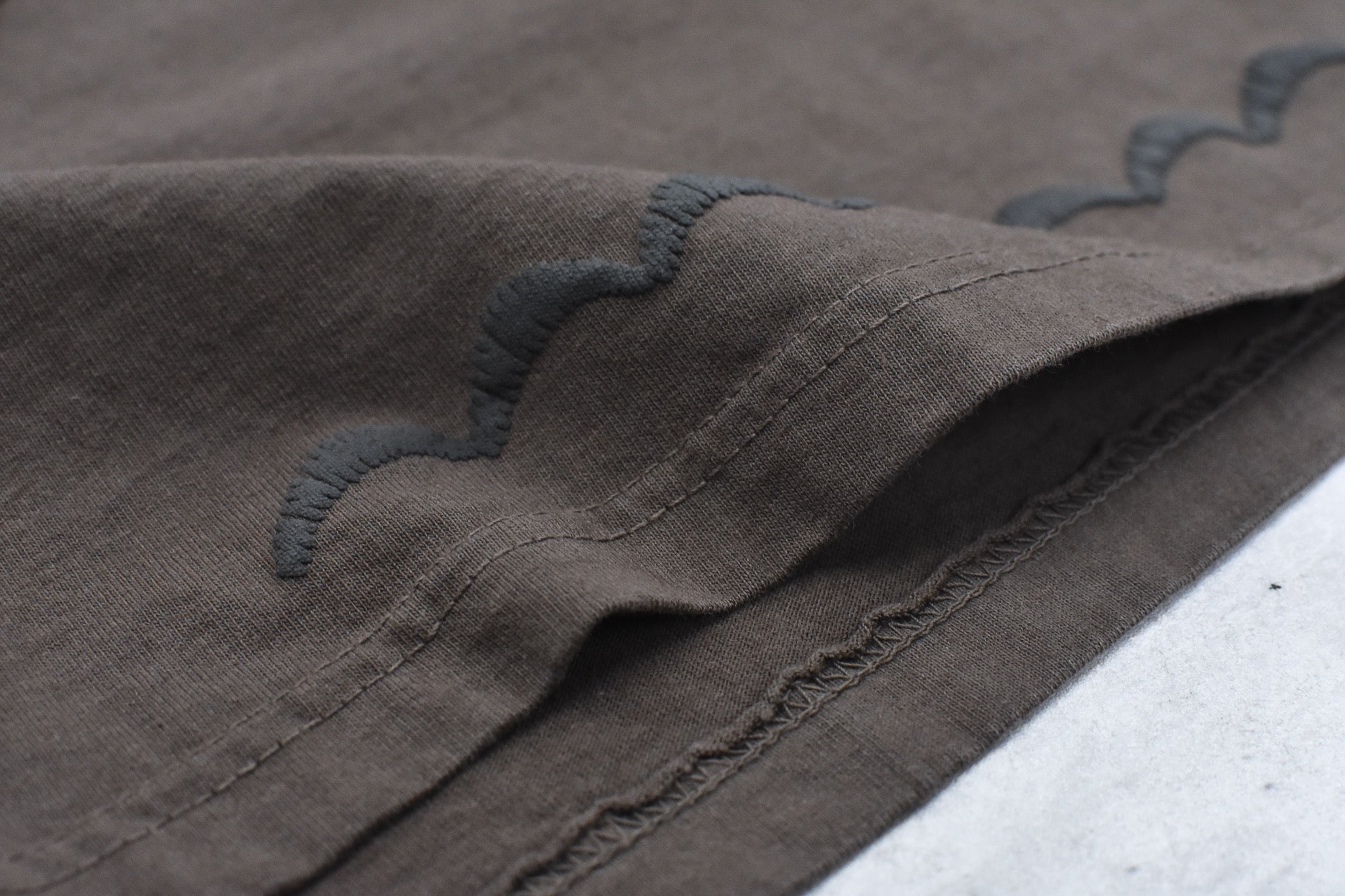 elephant TRIBAL fabrics / 凸凹Flower T - BROWN