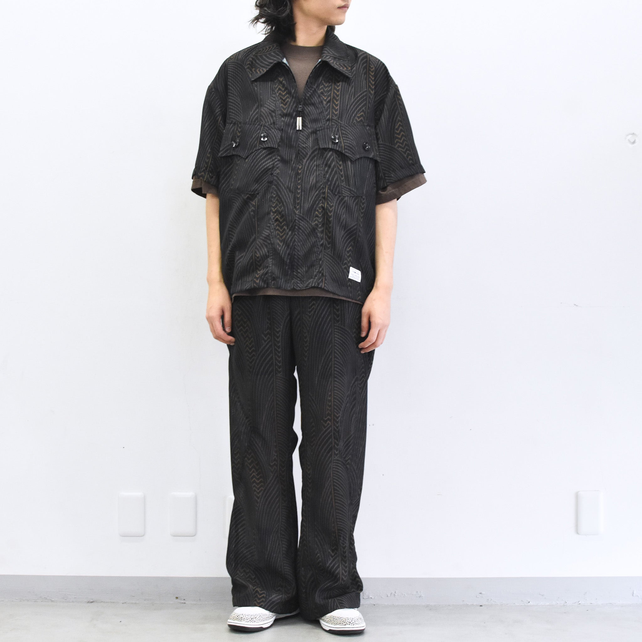 elephant TRIBAL fabrics / NO A/C Zip Shirt - BLACK