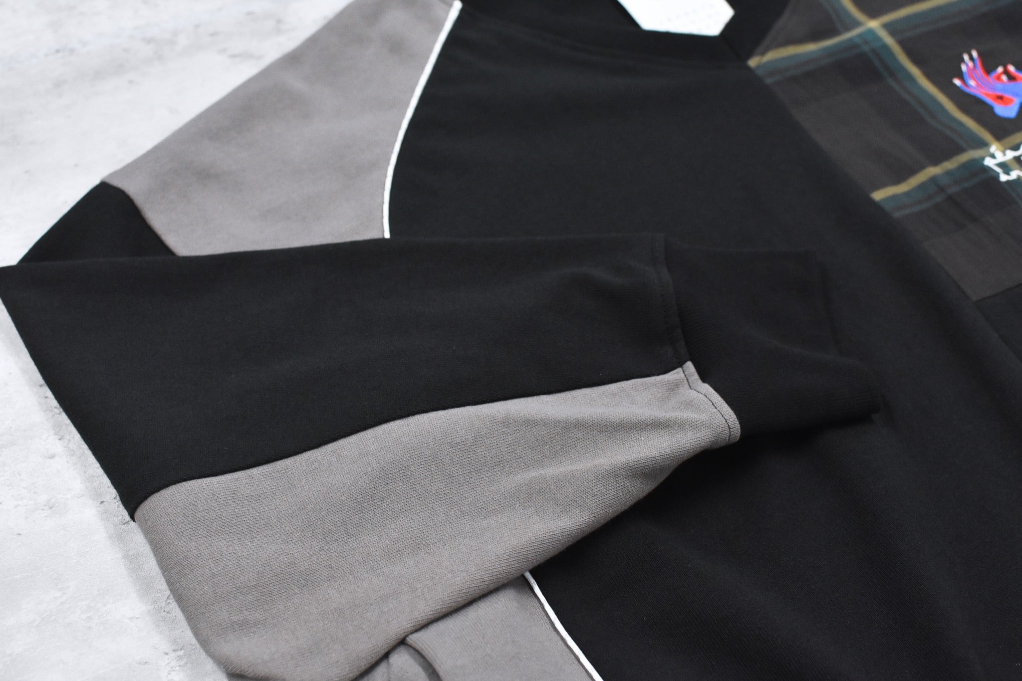 STOF /  Not Uniform Pulover - BLACK
