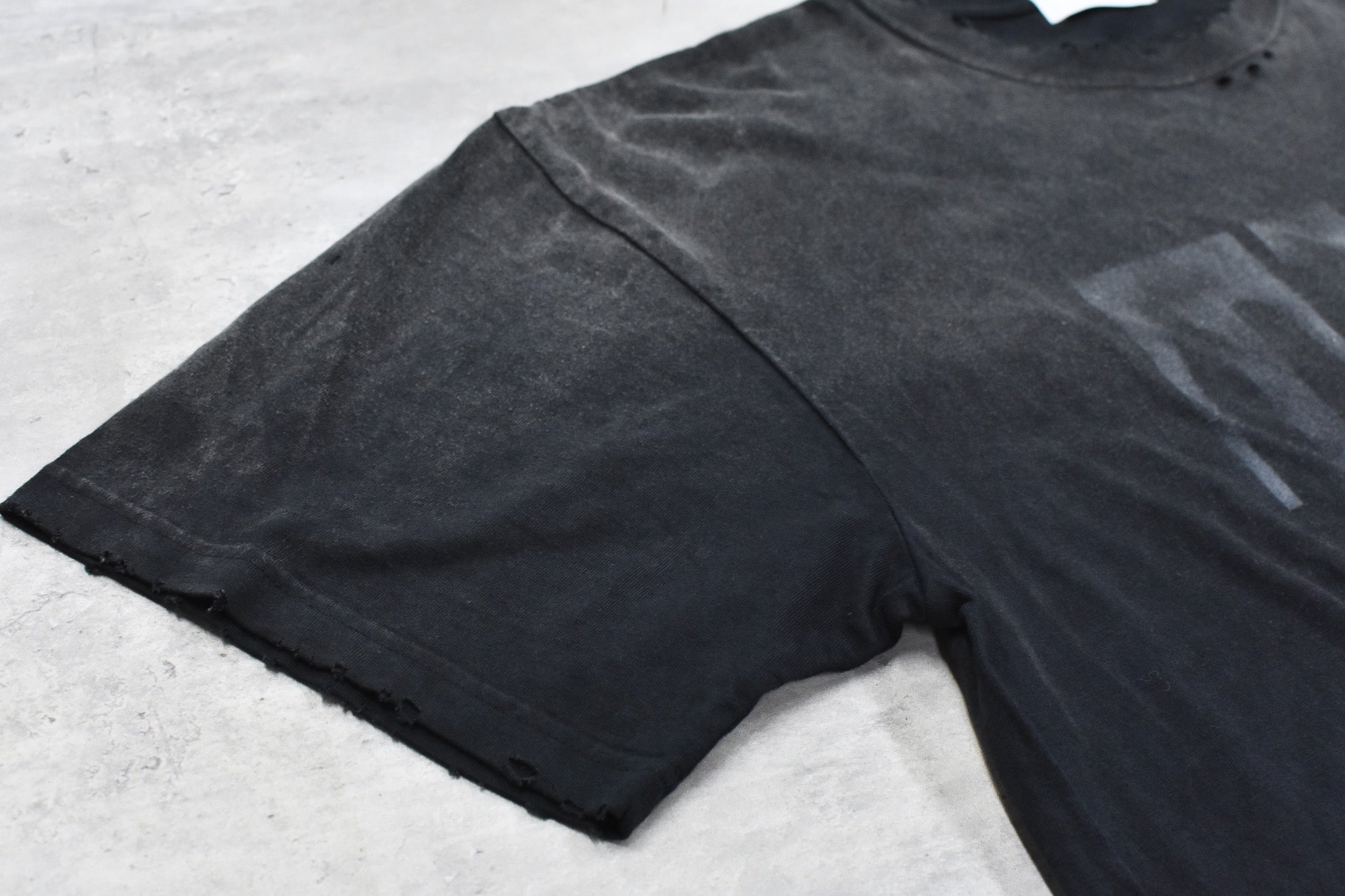 THE JEAN PIERRE / THE tee - FADE BLK