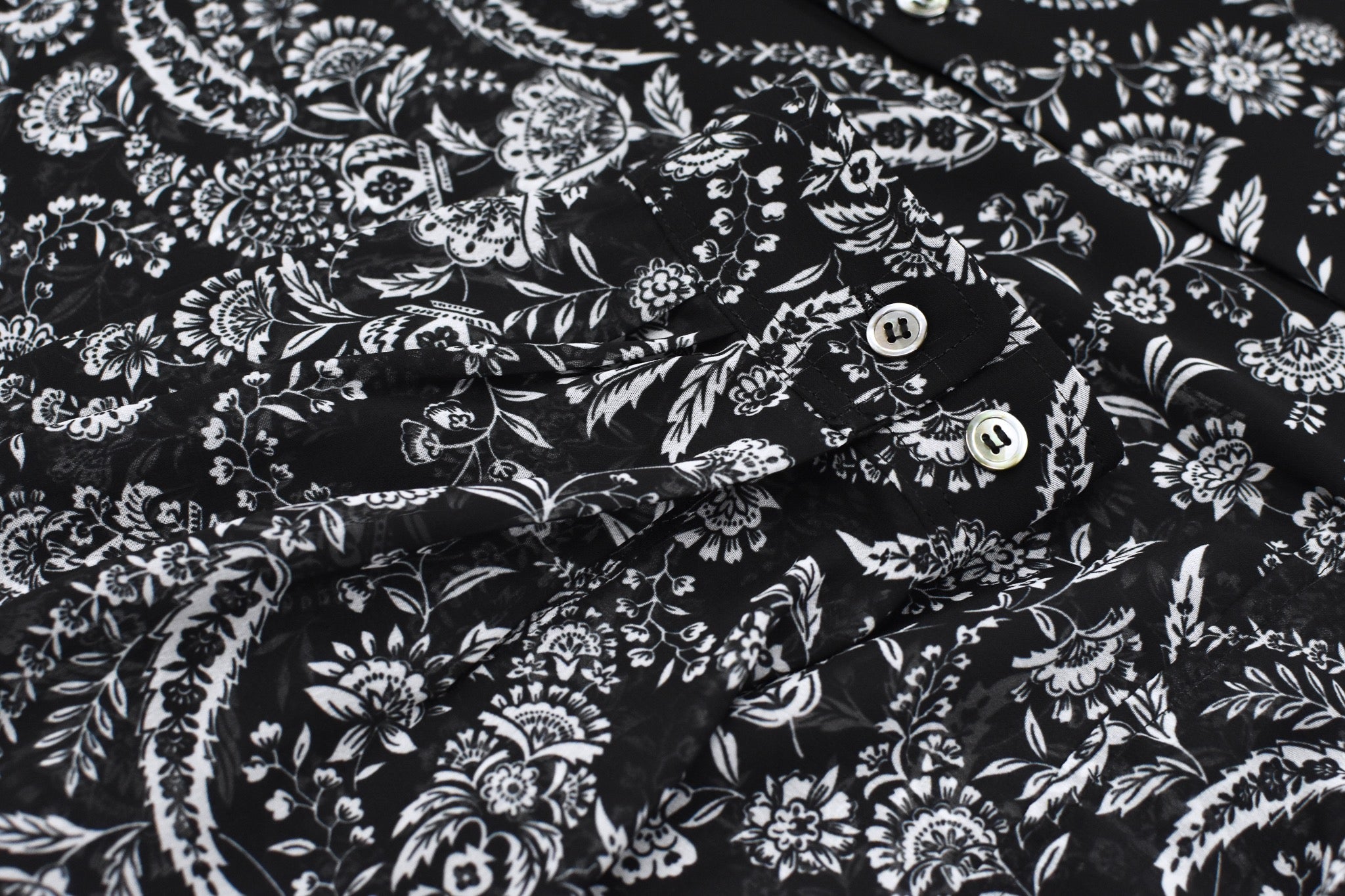THE JEAN PIERRE / Sheer Paisely Shirt - BLACK