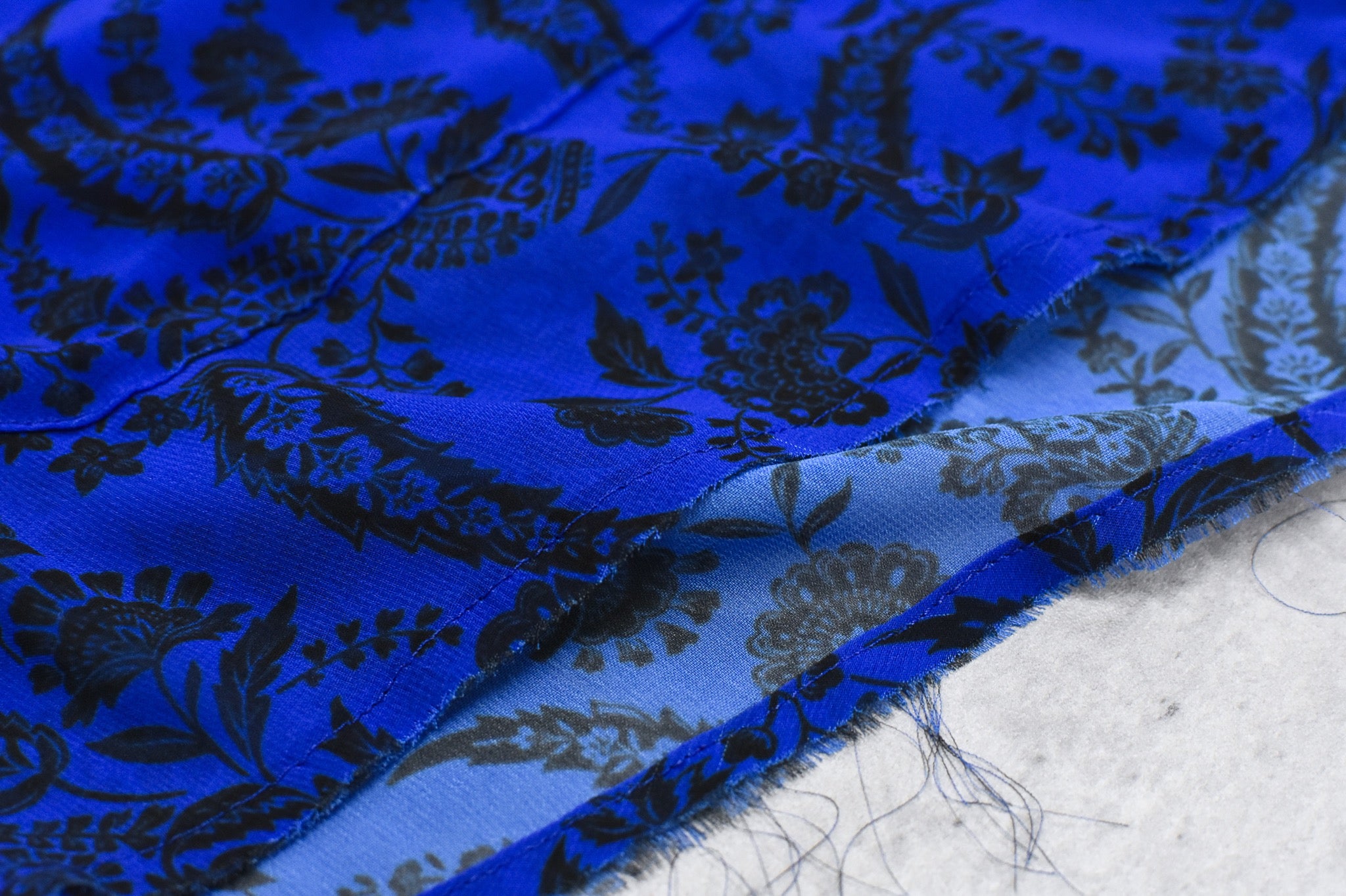 THE JEAN PIERRE / Sheer Paisely Shirt - BLUE