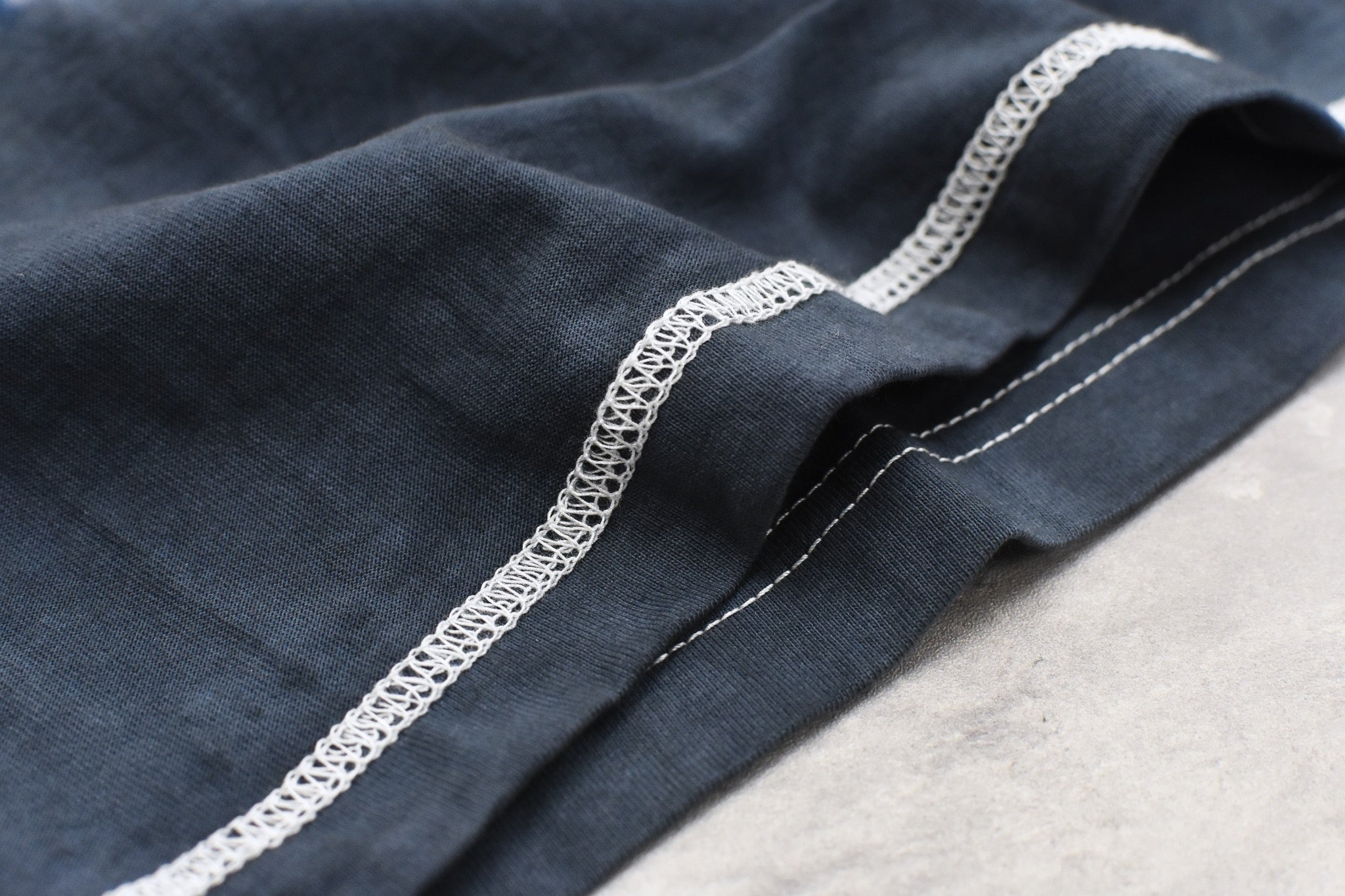 elephant TRIBAL fabrics / Tie-Dye Border LT - NAVY