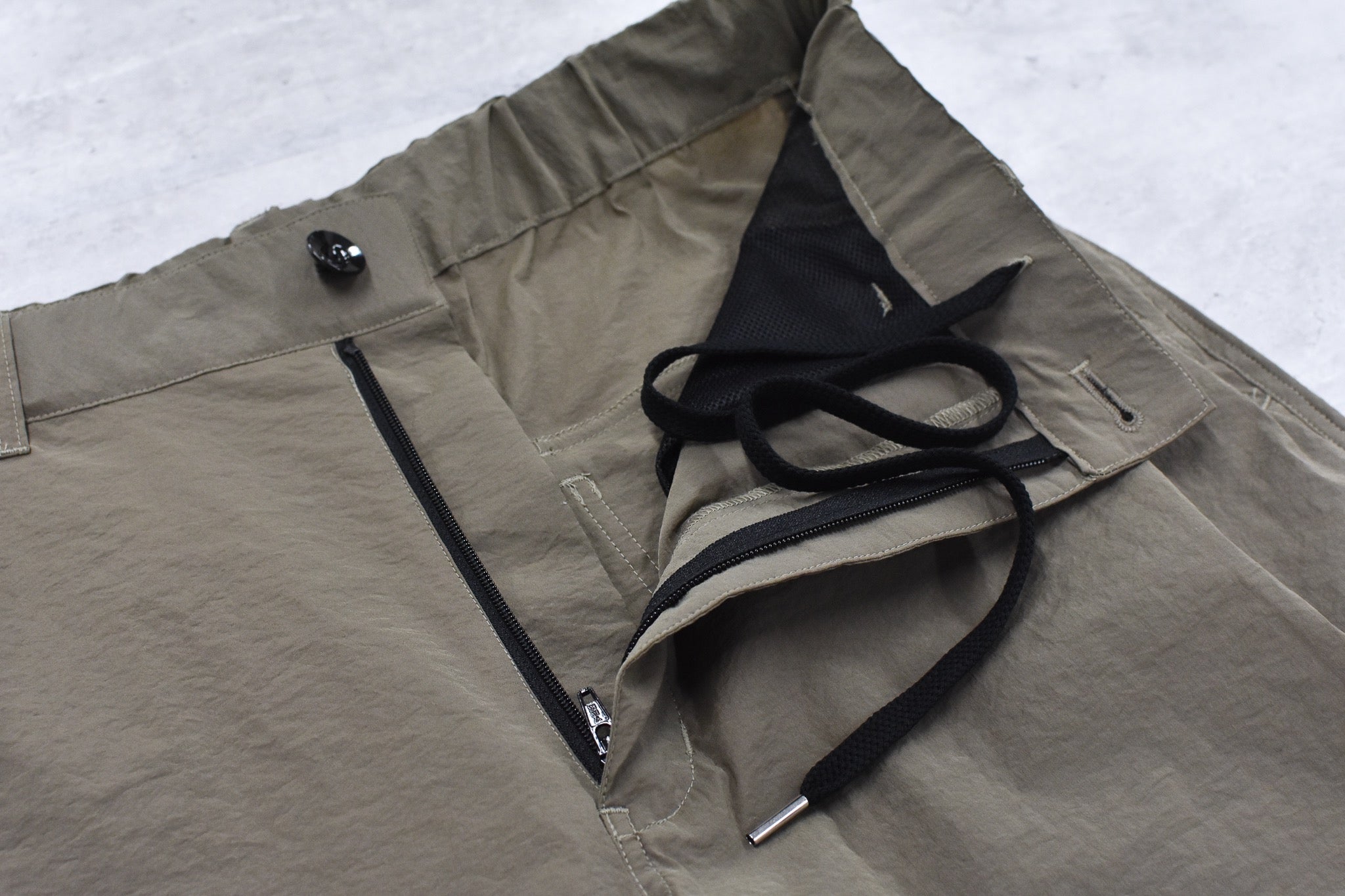elephant TRIBAL fabrics / High Power Stretch Warming-up Halfway PT - GREIGE