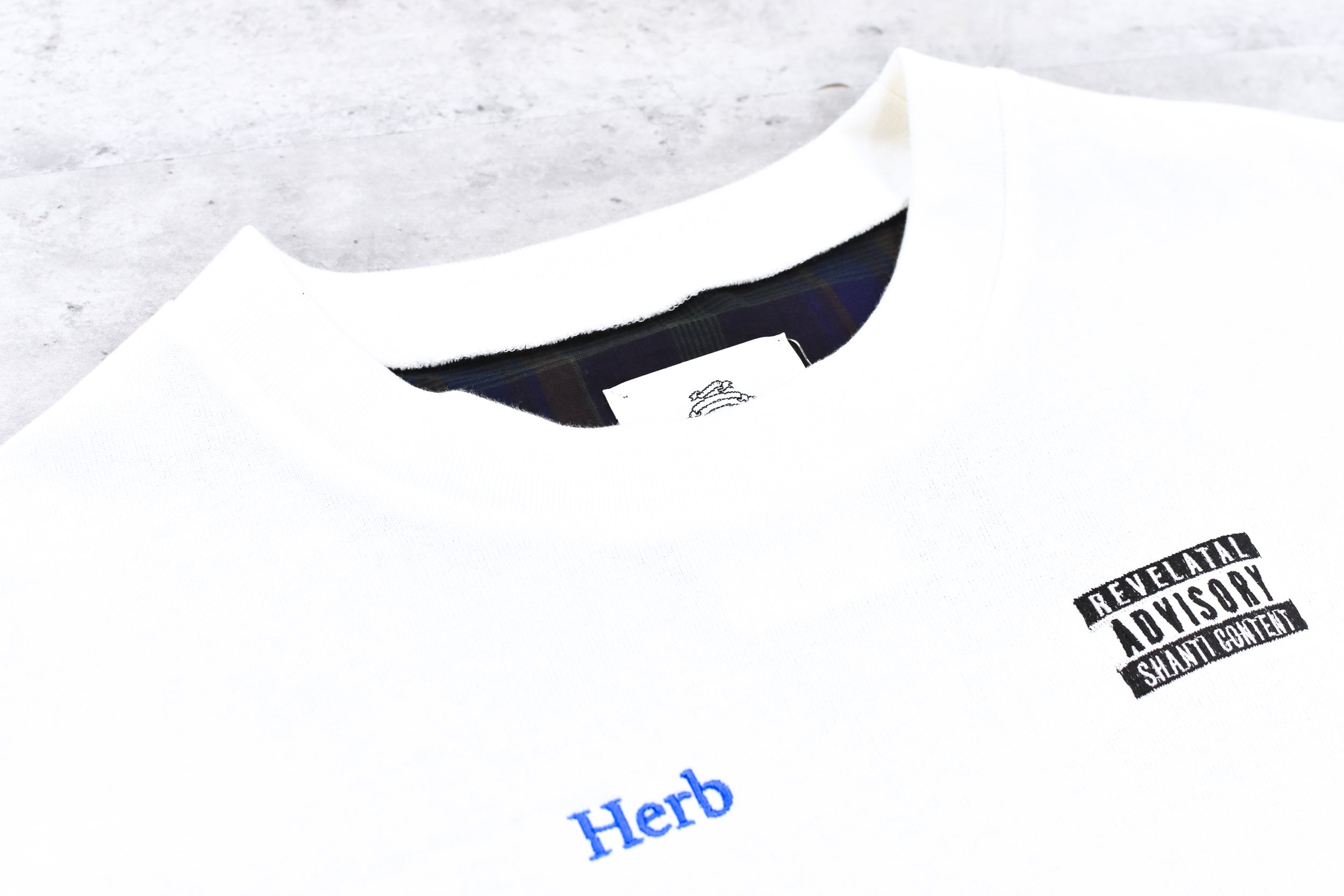 STOF / Edition Embroi L/S Tee - WHITE