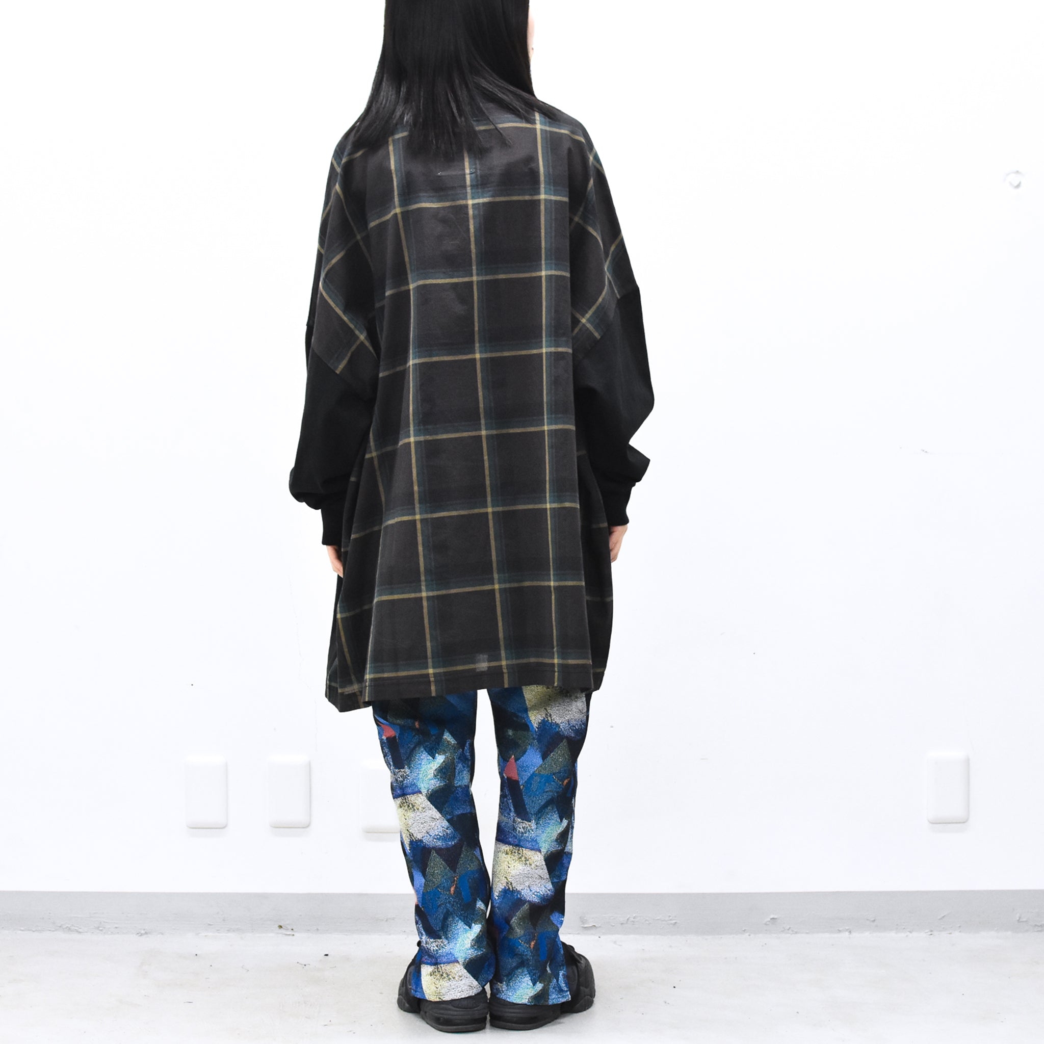 STOF / Edition Embroi L/S Tee - BLACK