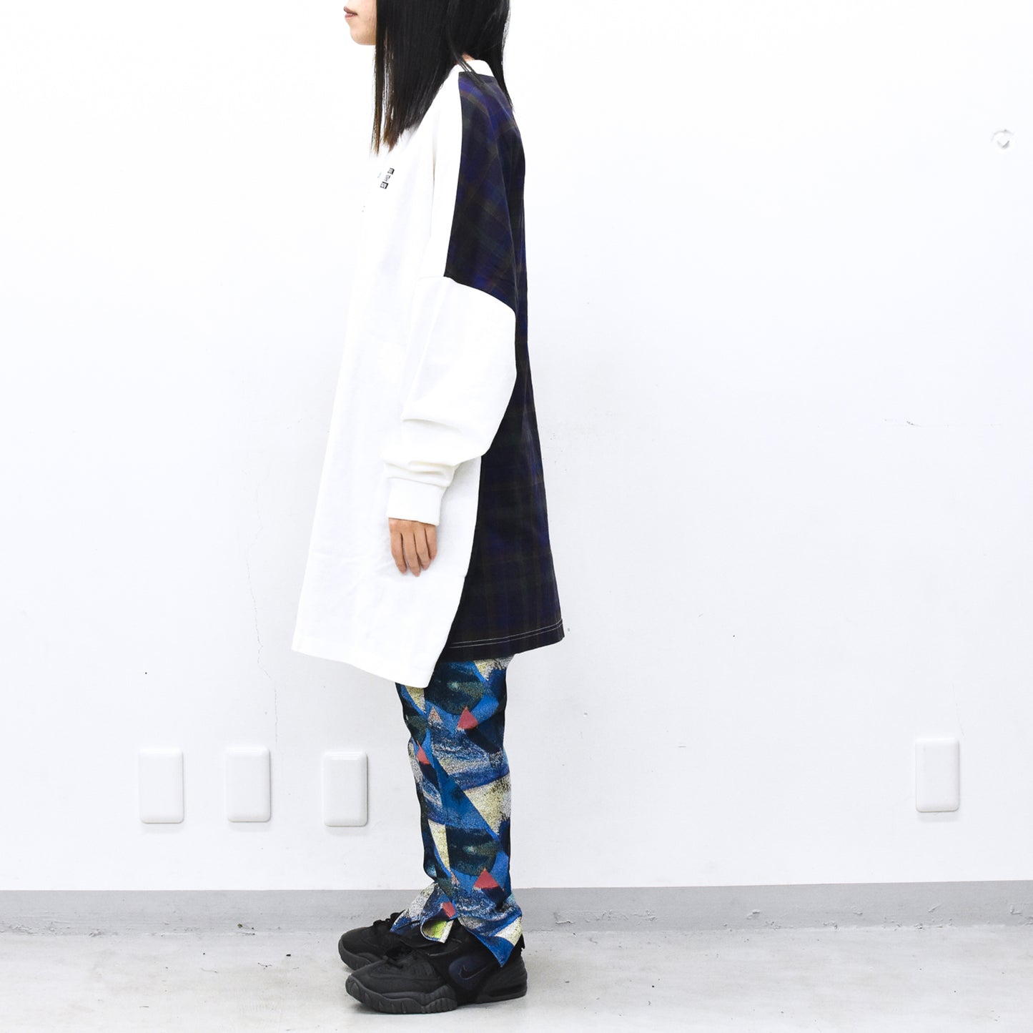 STOF / Edition Embroi L/S Tee - WHITE