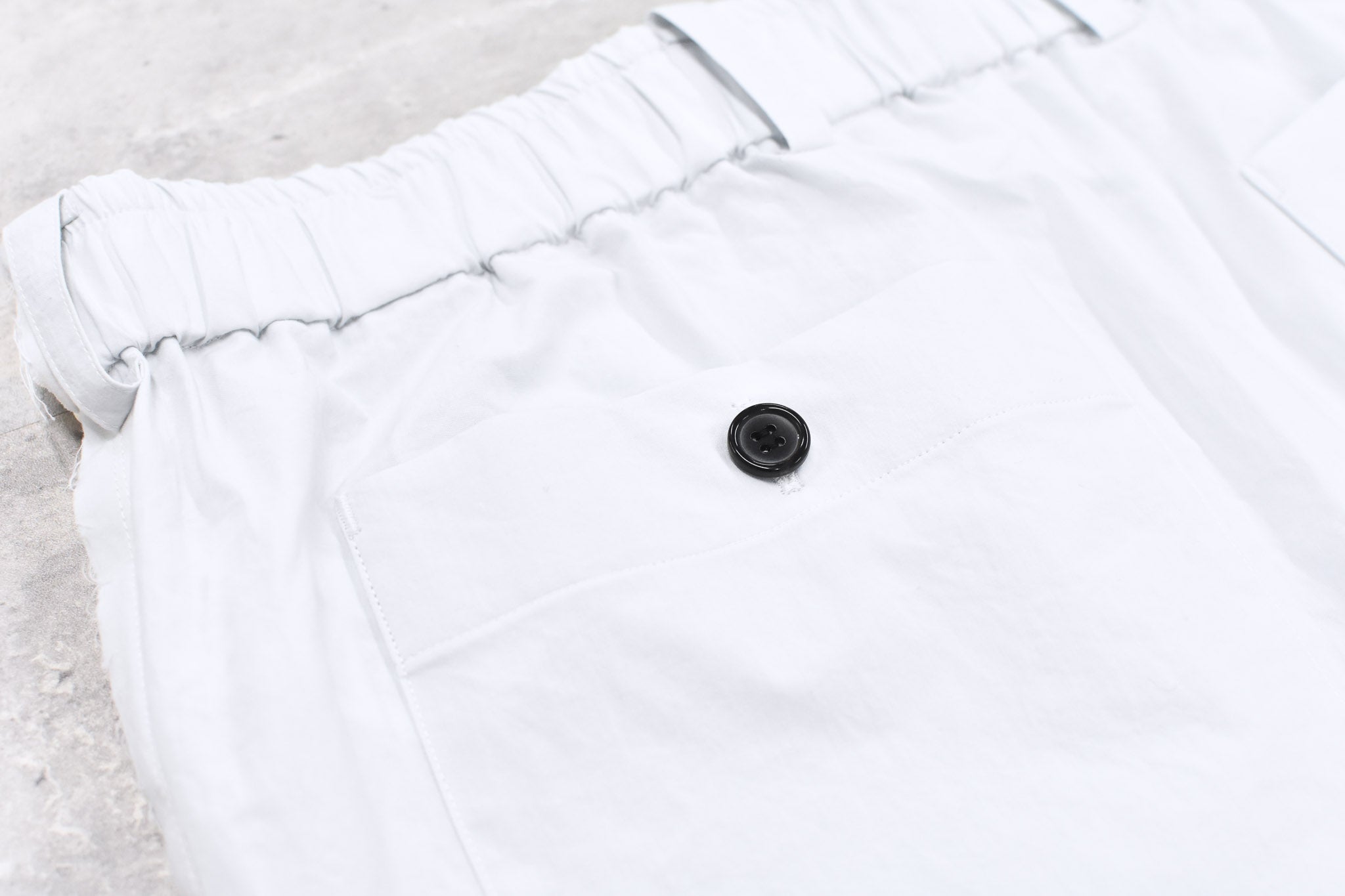 THE JEAN PIERRE / 3Tuck Easy Trouser - STONE WHT