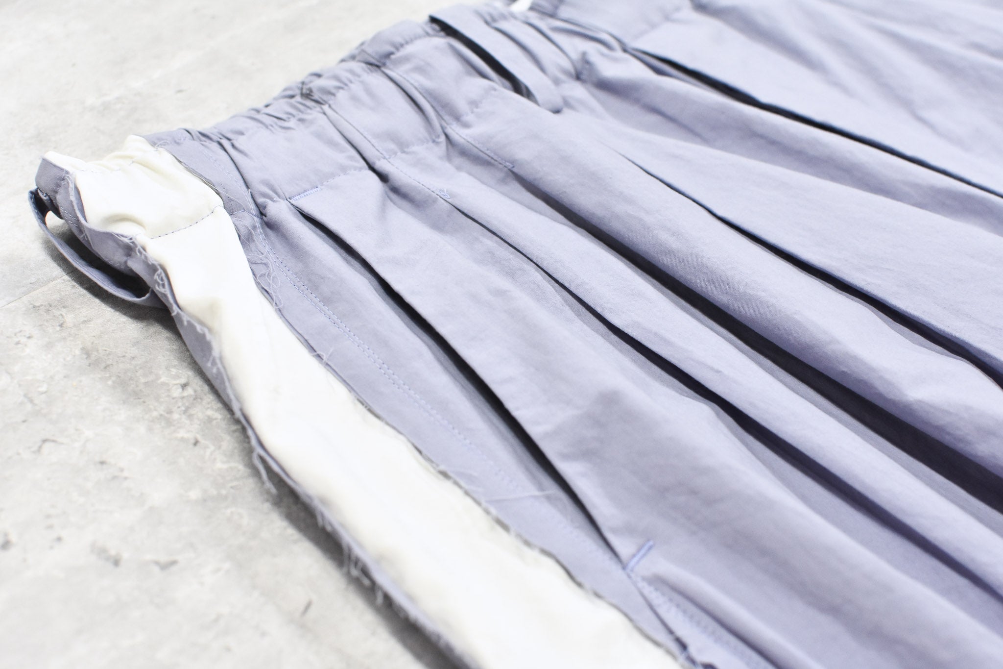 THE JEAN PIERRE / 3Tuck Easy Trouser - GREY