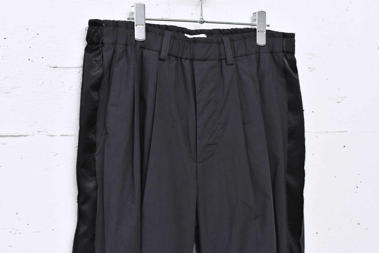 THE JEAN PIERRE / 3Tuck Easy Trouser - FADE BLK