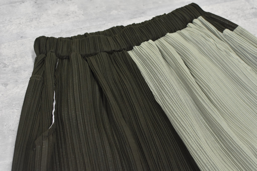 先行予約 BEDSIDEDRAMA / RELAXED PLEATED PANTS