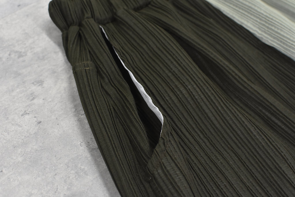 先行予約 BEDSIDEDRAMA / RELAXED PLEATED PANTS