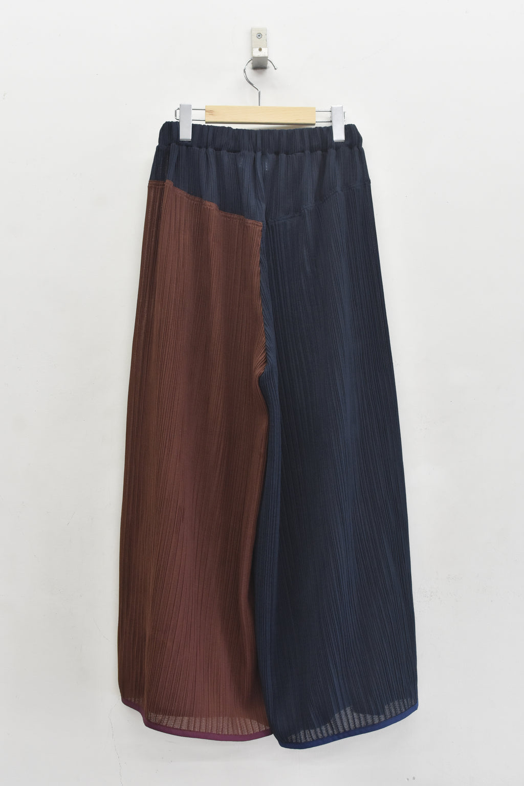 先行予約 BEDSIDEDRAMA / RELAXED PLEATED PANTS