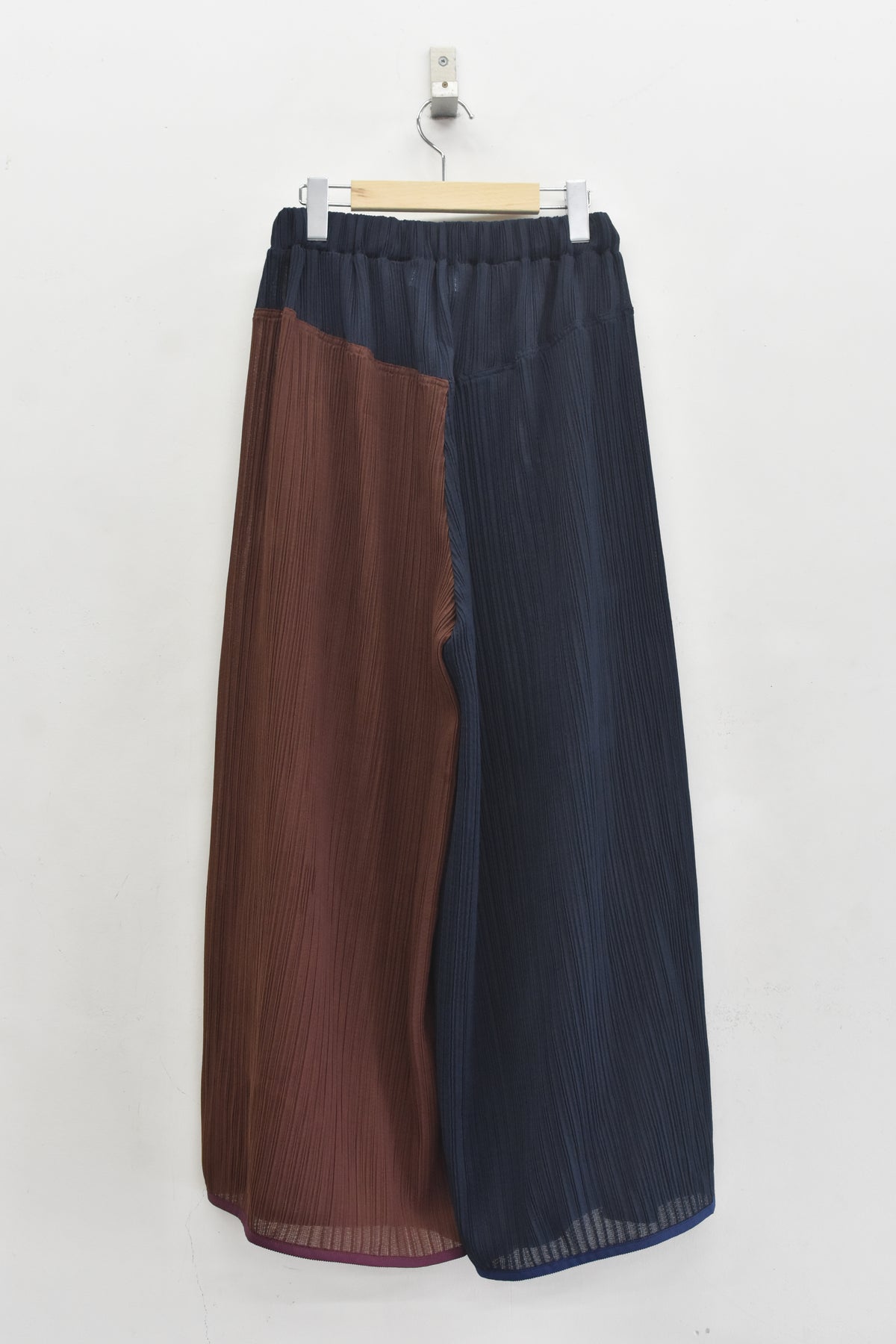 先行予約 BEDSIDEDRAMA / RELAXED PLEATED PANTS
