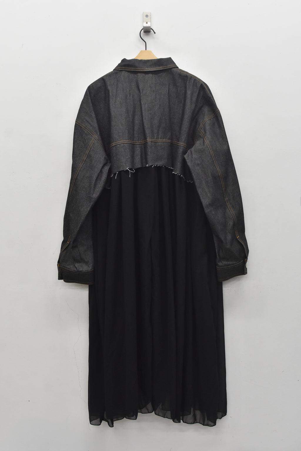 先行予約 BEDSIDEDRAMA / RAW-EDGE DENIM COAT