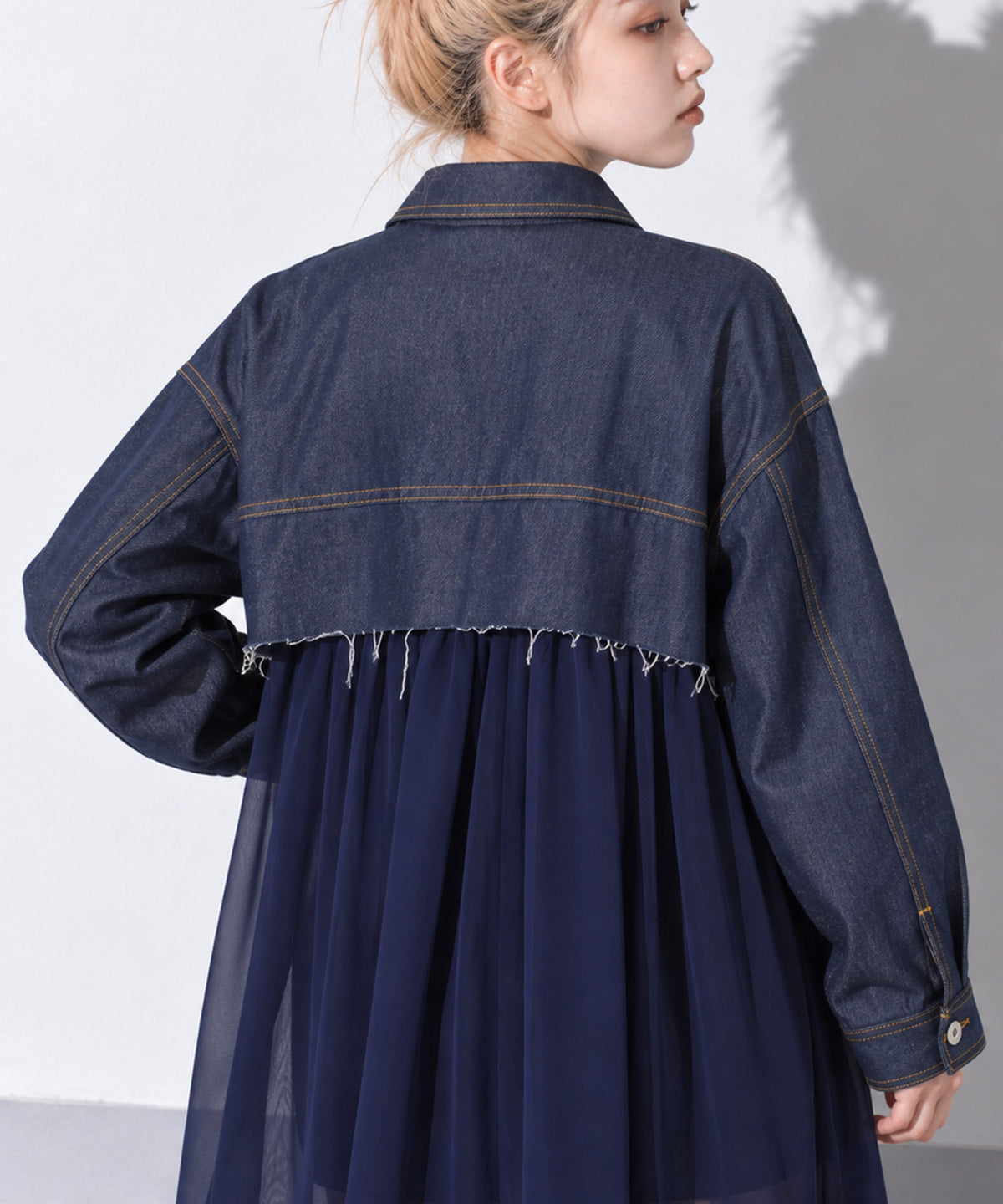 先行予約 BEDSIDEDRAMA / RAW-EDGE DENIM COAT