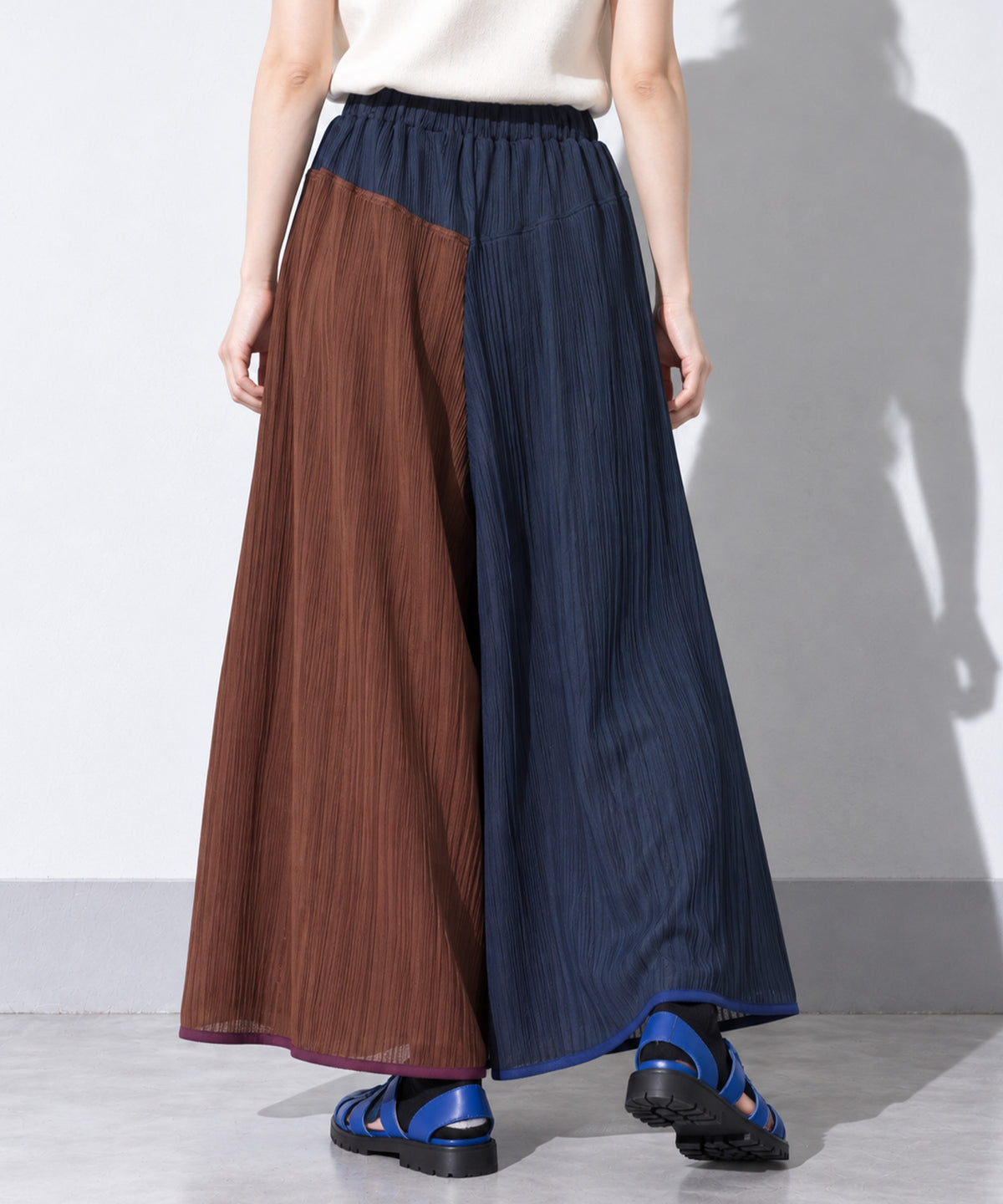 先行予約 BEDSIDEDRAMA / RELAXED PLEATED PANTS