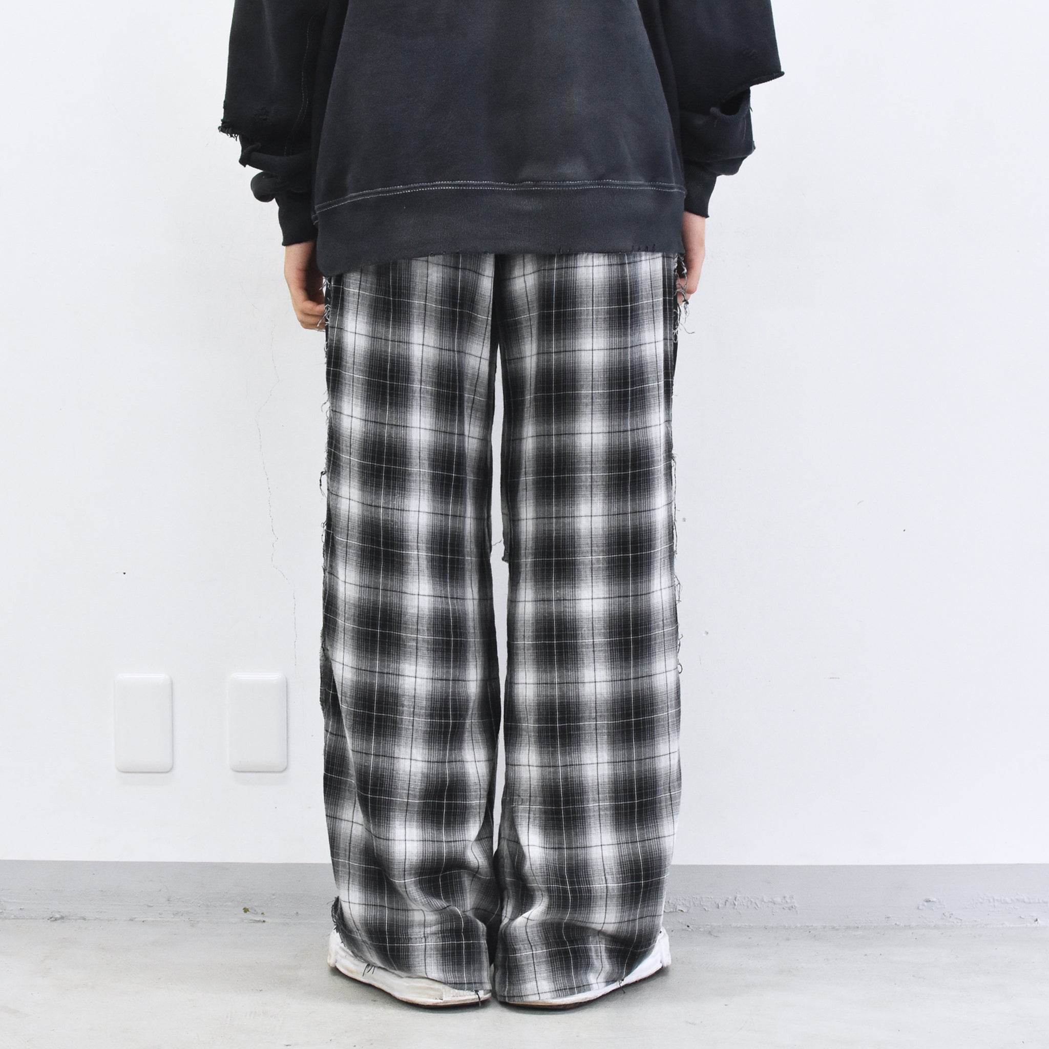 THE JEAN PIERRE / 3Tuck Easy Plaid Trouser - BLACK