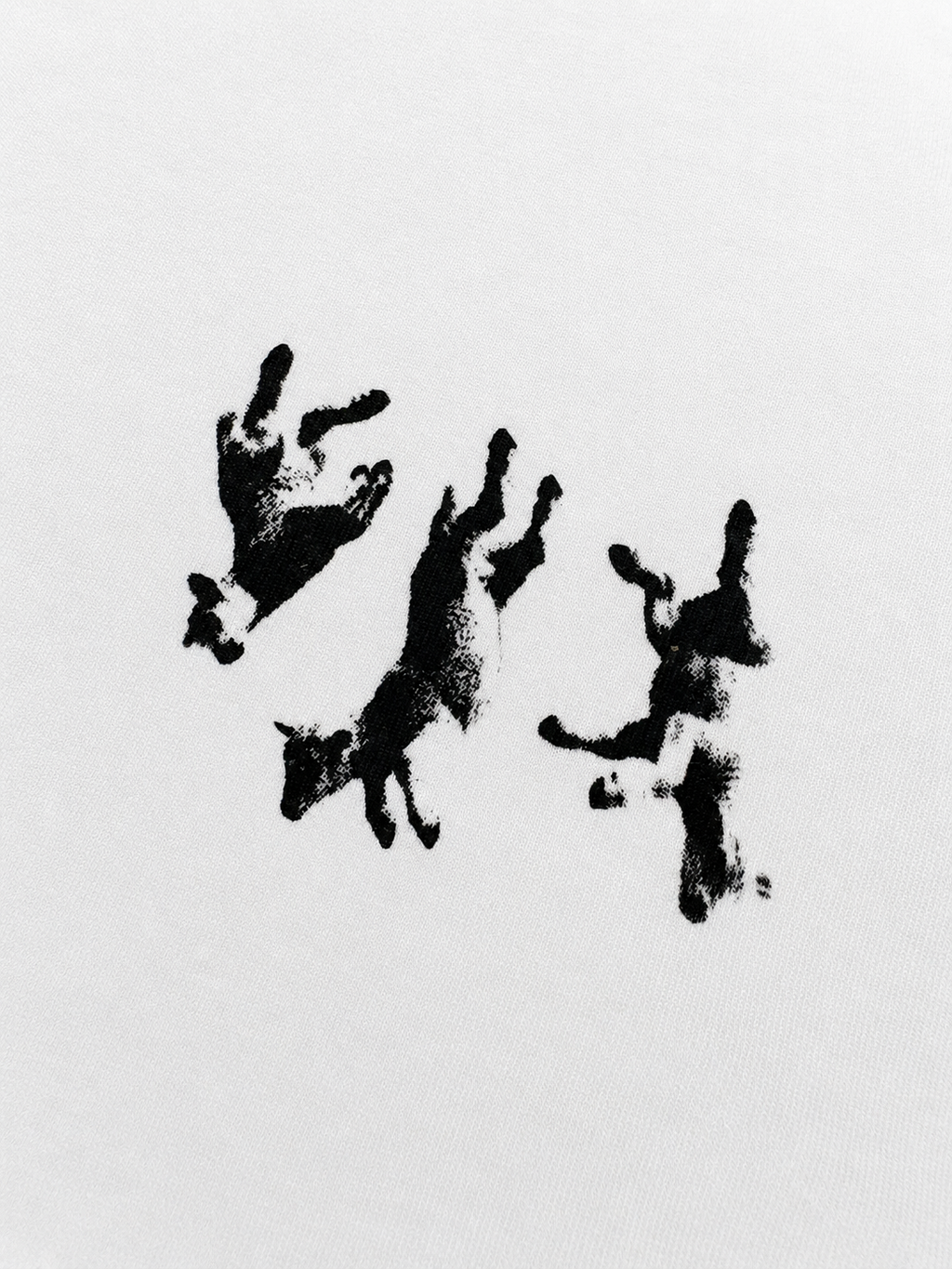 FUMEI / FALLING SHEEP TEE - WHITE