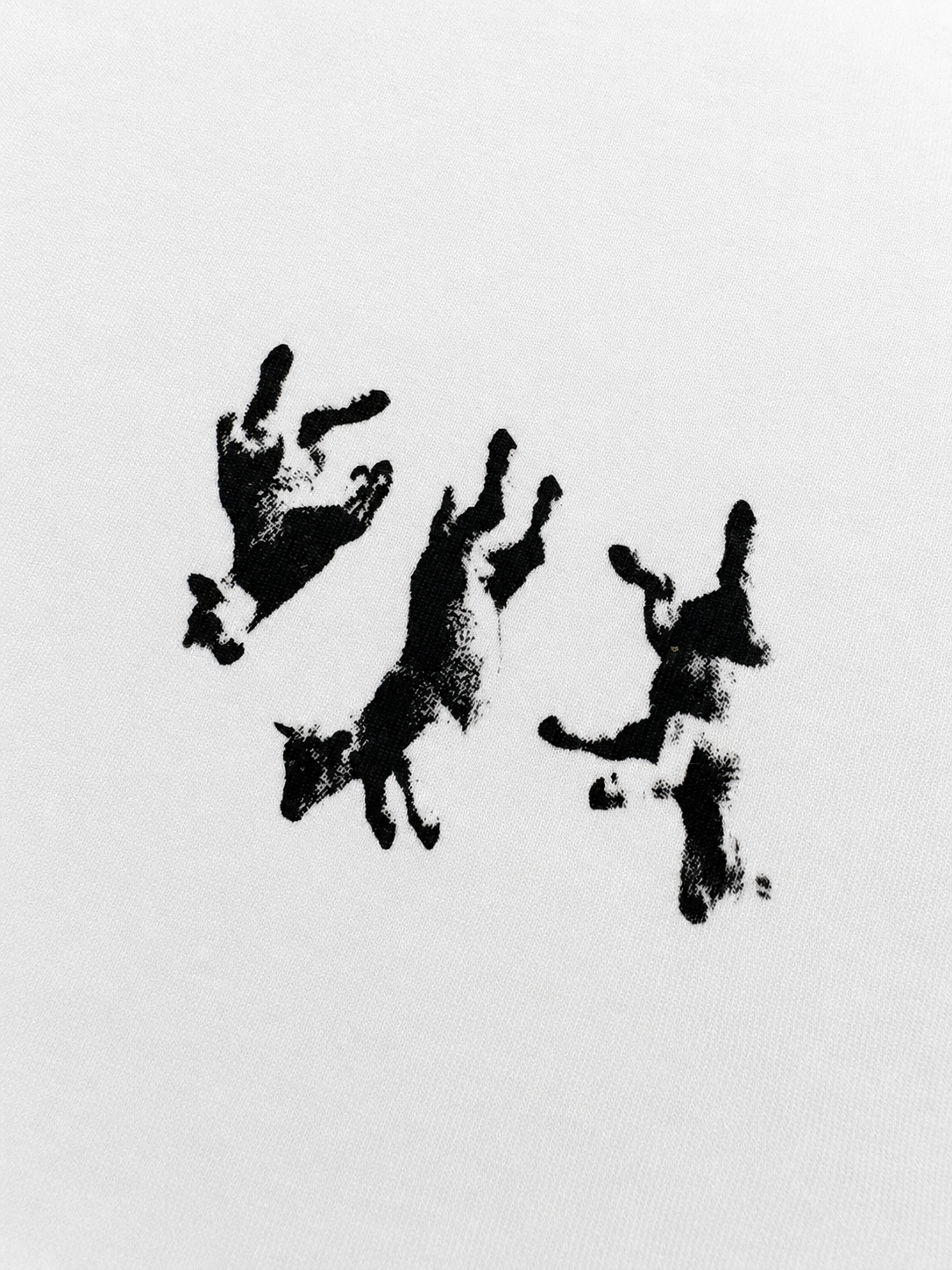 FUMEI / FALLING SHEEP TEE - WHITE