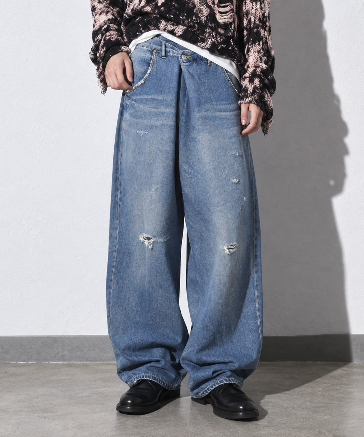 先行予約 NewRose / FOLD THE WAIST PANTS (Distressed finish）