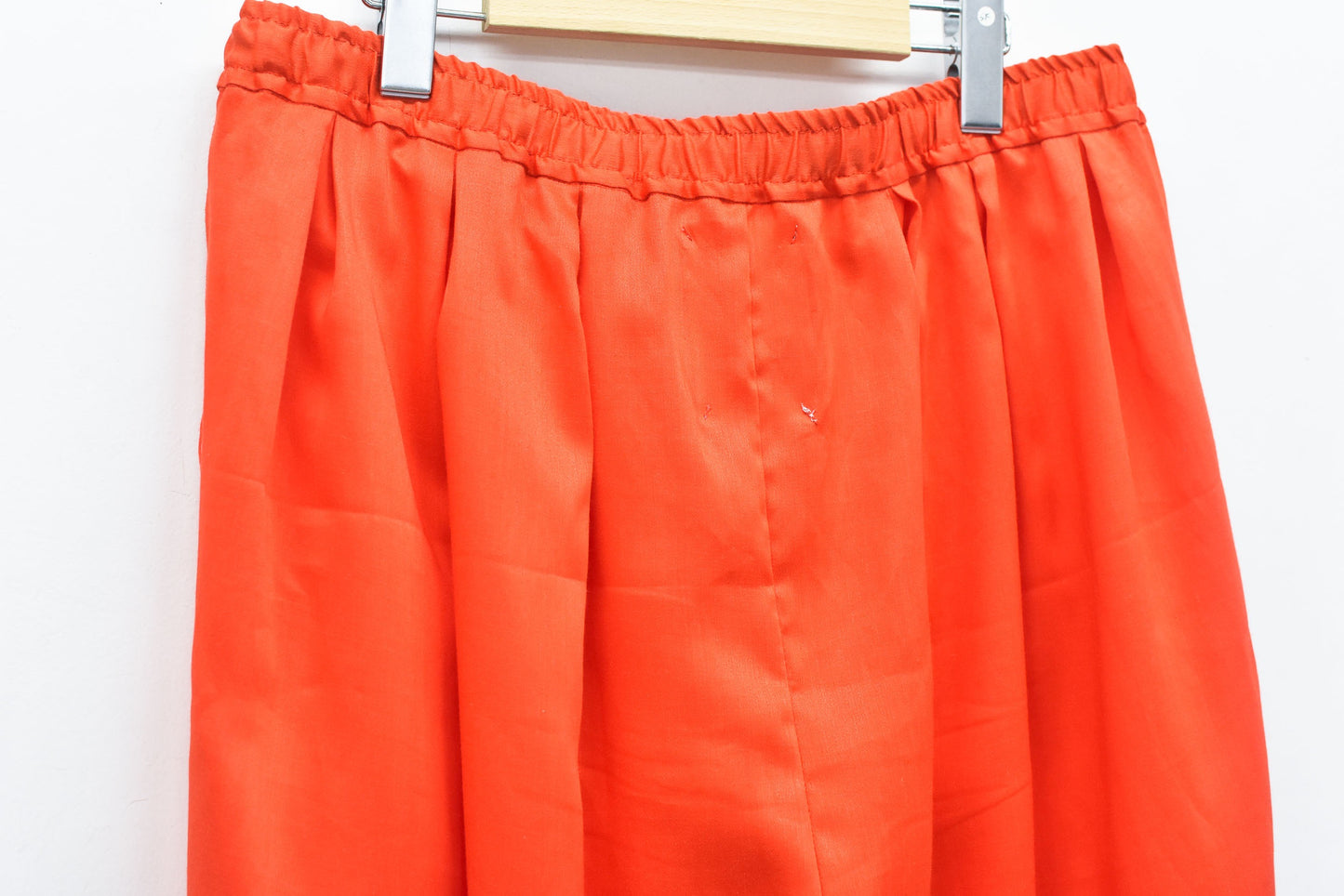 STOF / TRIPLE TUCK LINEN PANTS - RED
