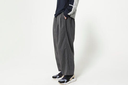 STOF / TRIPLE TUCK LINEN PANTS - CHARCOAL