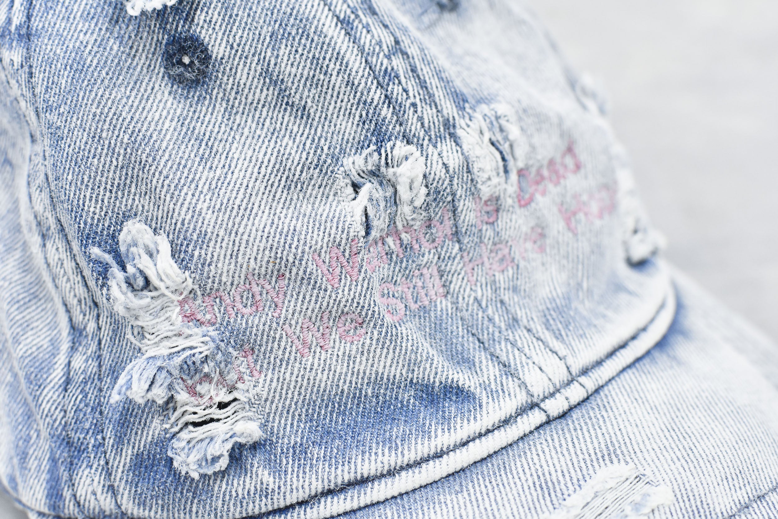 BODYSONG. / DAMAGED DENIM CAP THEME - BLUE