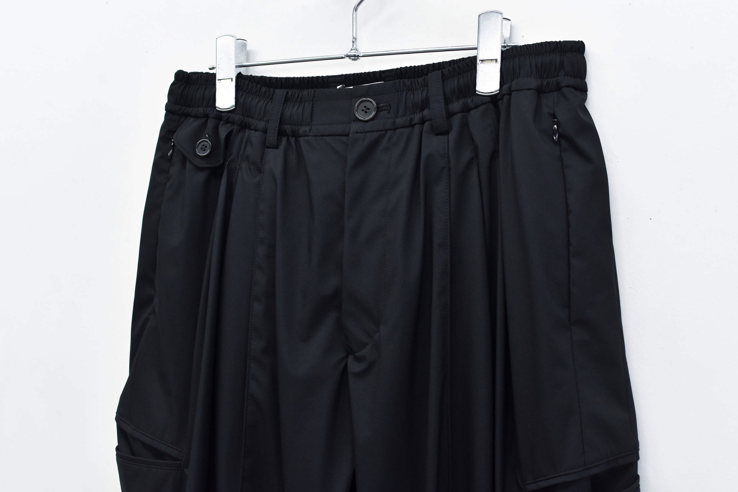 THE JEAN PIERRE / BETA 3Tuck Nylon Trouser - BLACK