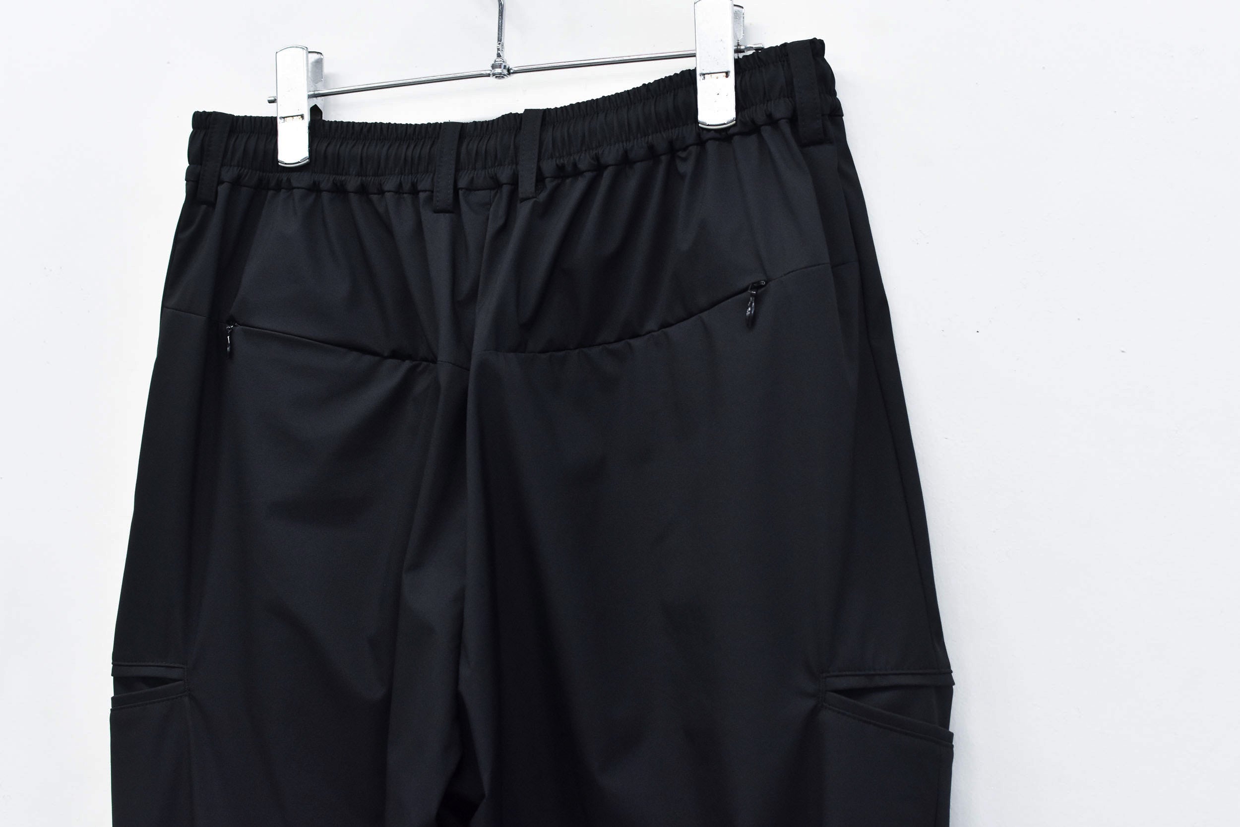 THE JEAN PIERRE / BETA 3Tuck Nylon Trouser - BLACK