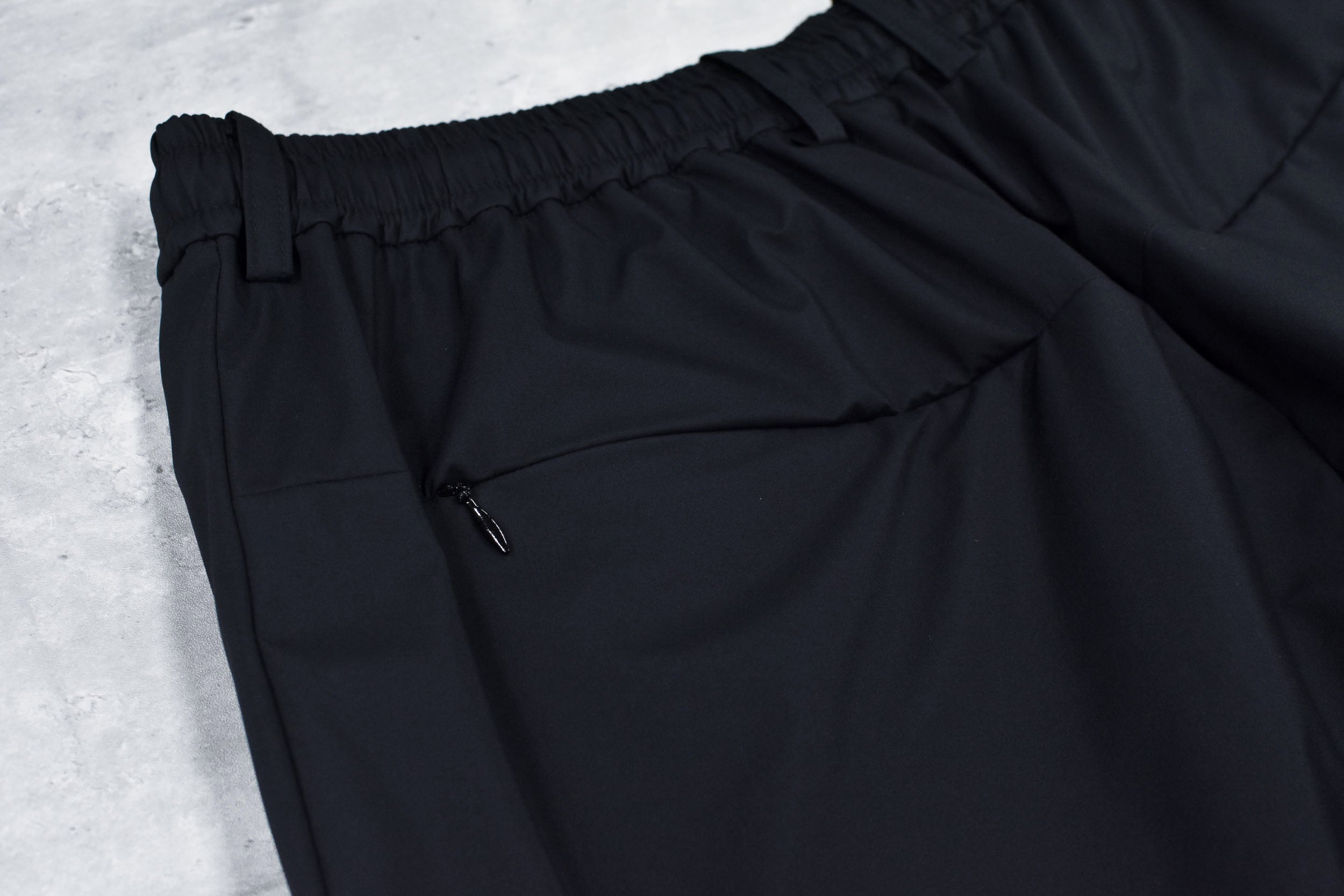THE JEAN PIERRE / BETA 3Tuck Nylon Trouser - BLACK