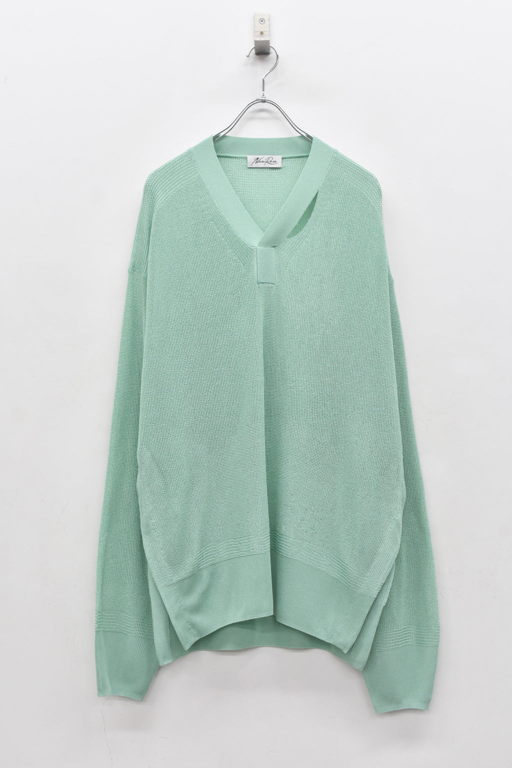 先行予約 NewRose / COMMANDO V NECK PULLOVER