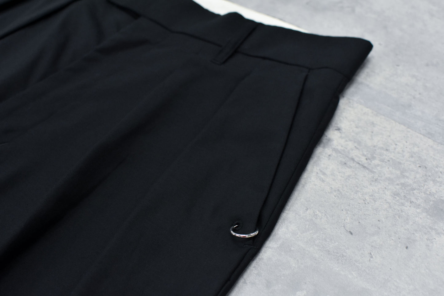 NewRose / hand embroidery TITLE Tuck Hem Pants