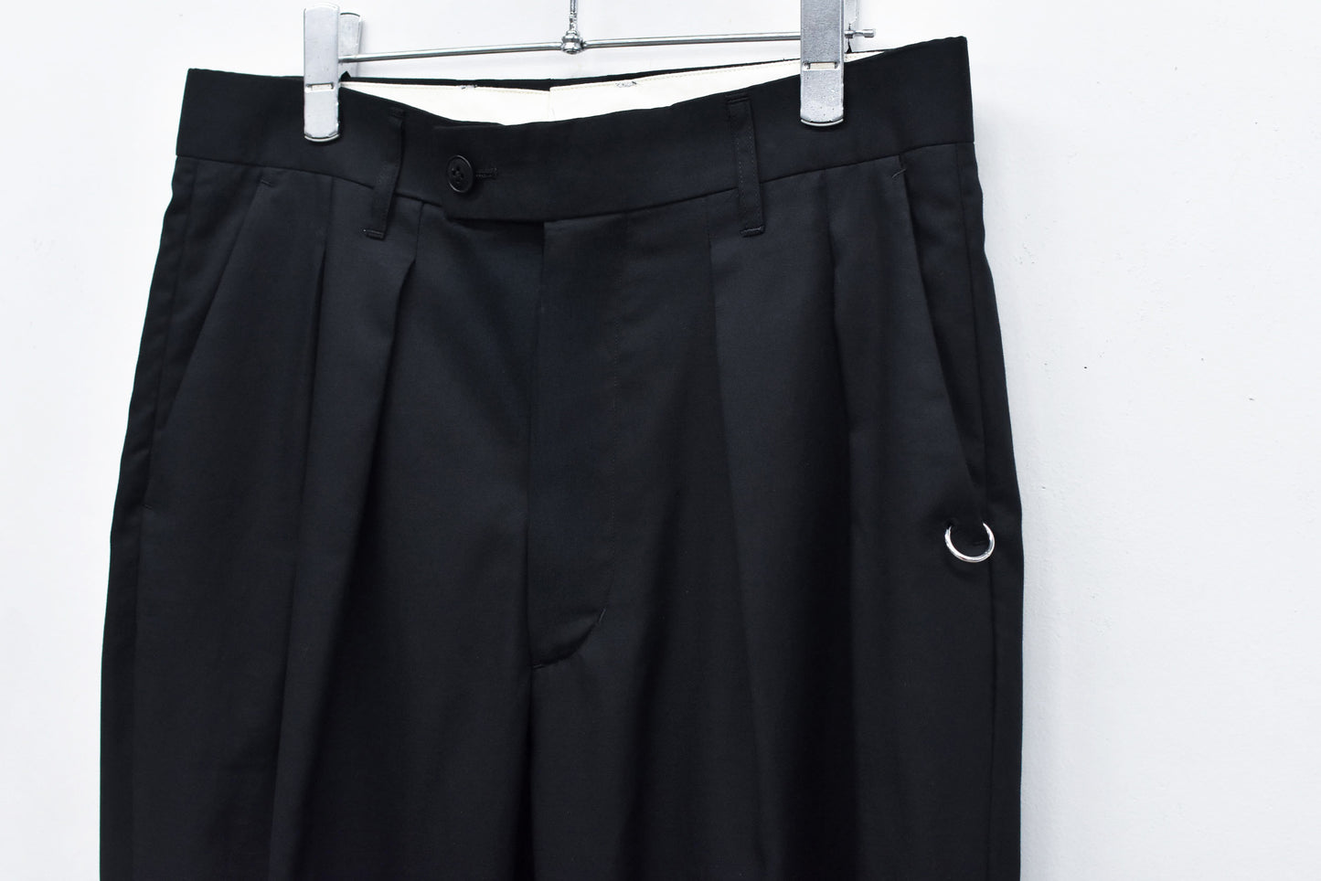 NewRose / Tuck Hem Pants - BLACK