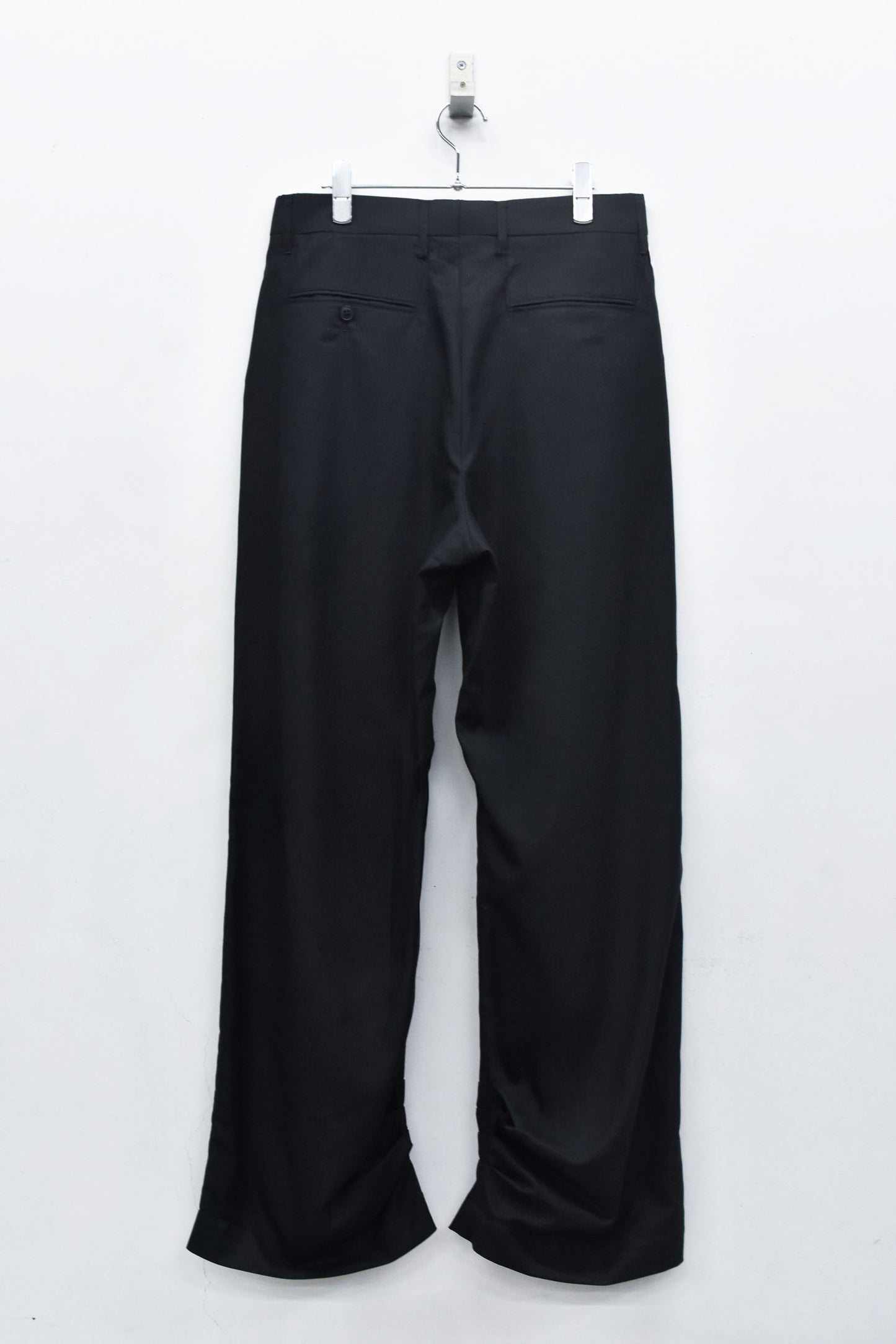 NewRose / Tuck Hem Pants - BLACK