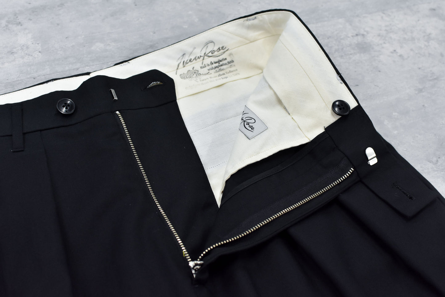 NewRose / Tuck Hem Pants - BLACK