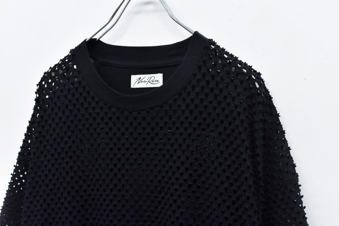 NewRose / Punched Fabric Side Pocket T-shirt - BLACK