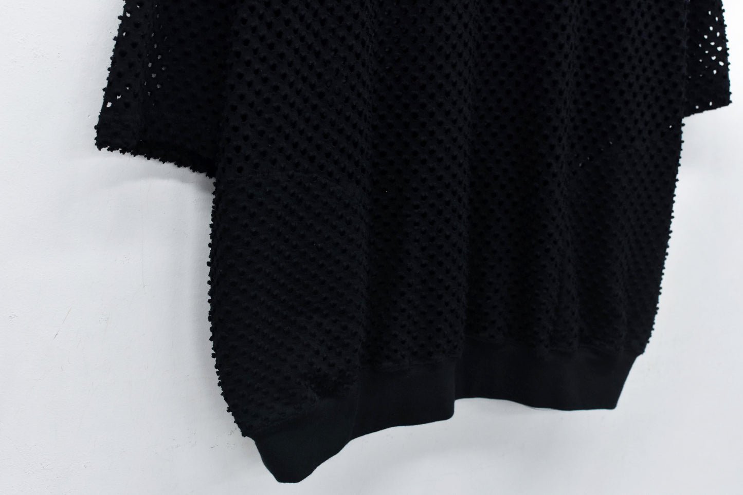 NewRose / Punched Fabric Side Pocket T-shirt - BLACK