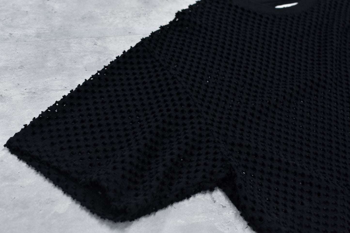 NewRose / Punched Fabric Side Pocket T-shirt - BLACK