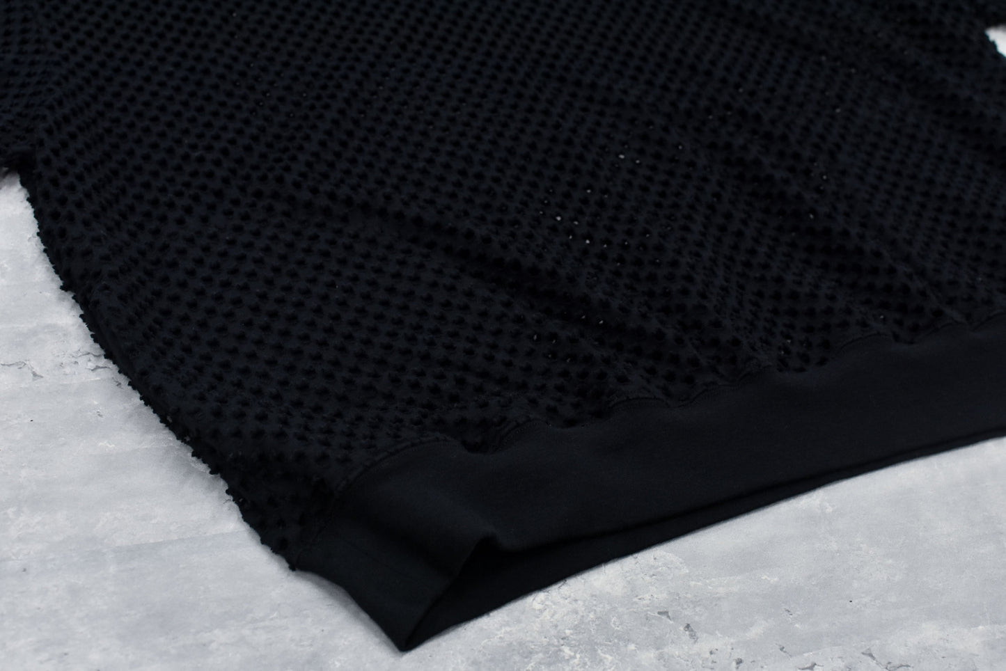 NewRose / Punched Fabric Side Pocket T-shirt - BLACK