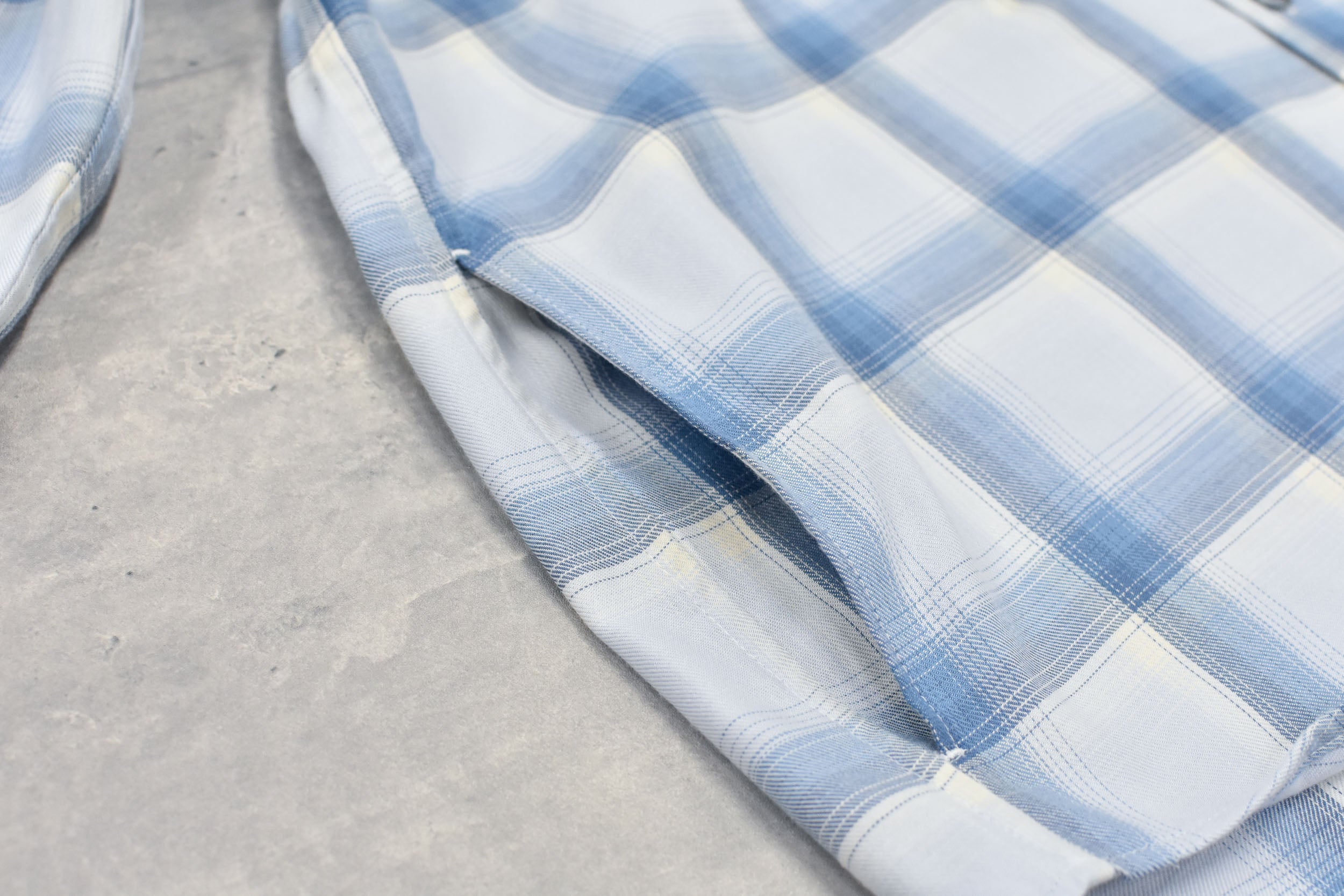 NewRose / Embroidery Wrinklework Long-sleeve Shirt - BLUE OMBRE STRIPE