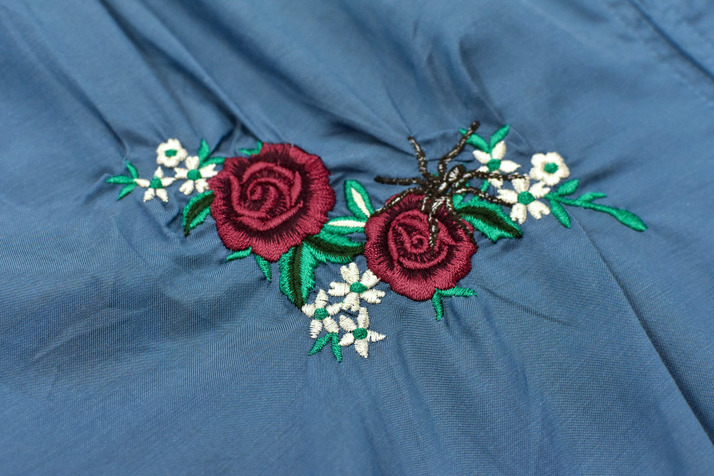 NewRose / Embroidery Wrinklework Blouson - BLUE