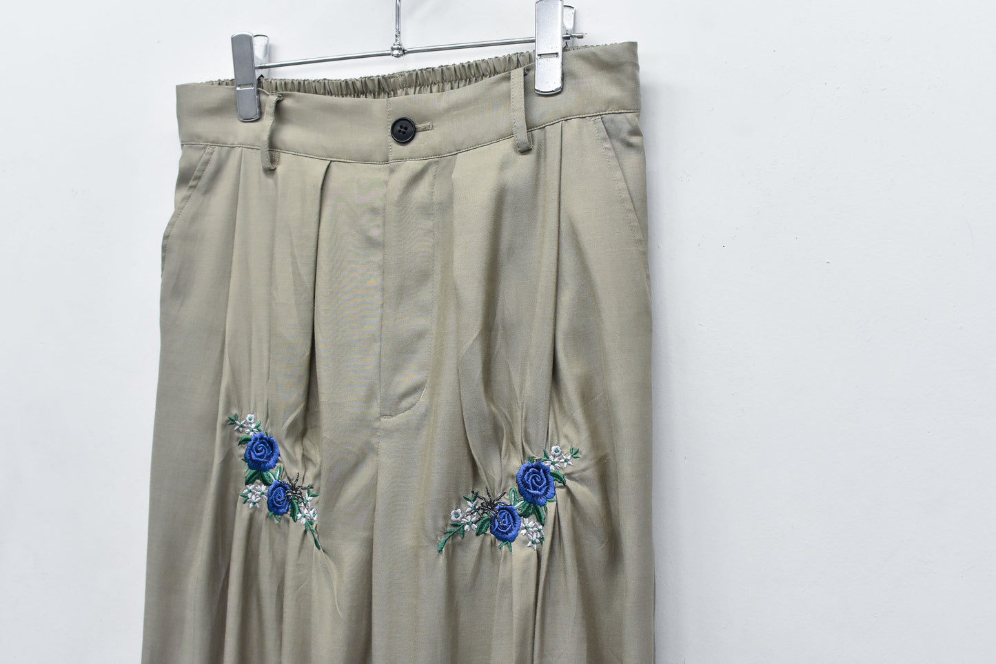 NewRose / Embroidery Wrinklework Tuck Pants - BROWN BEIGE
