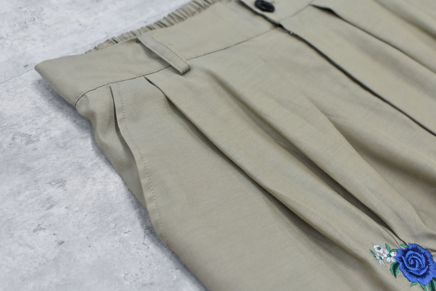 NewRose / Embroidery Wrinklework Tuck Pants - BROWN BEIGE
